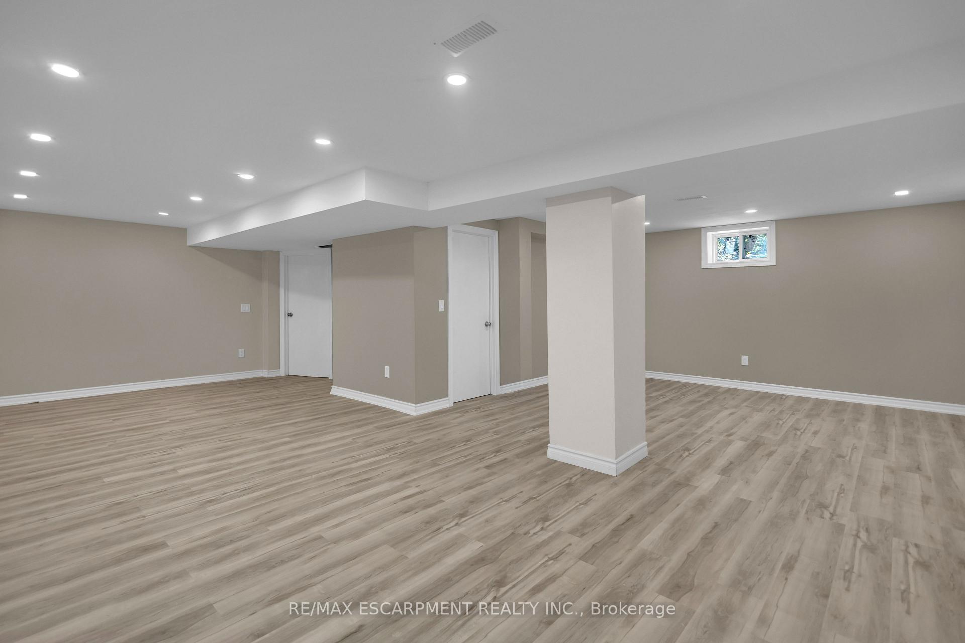 Photo 29 of 626 Iroquois Avenue, Hamilton, Ancaster — HOMEH