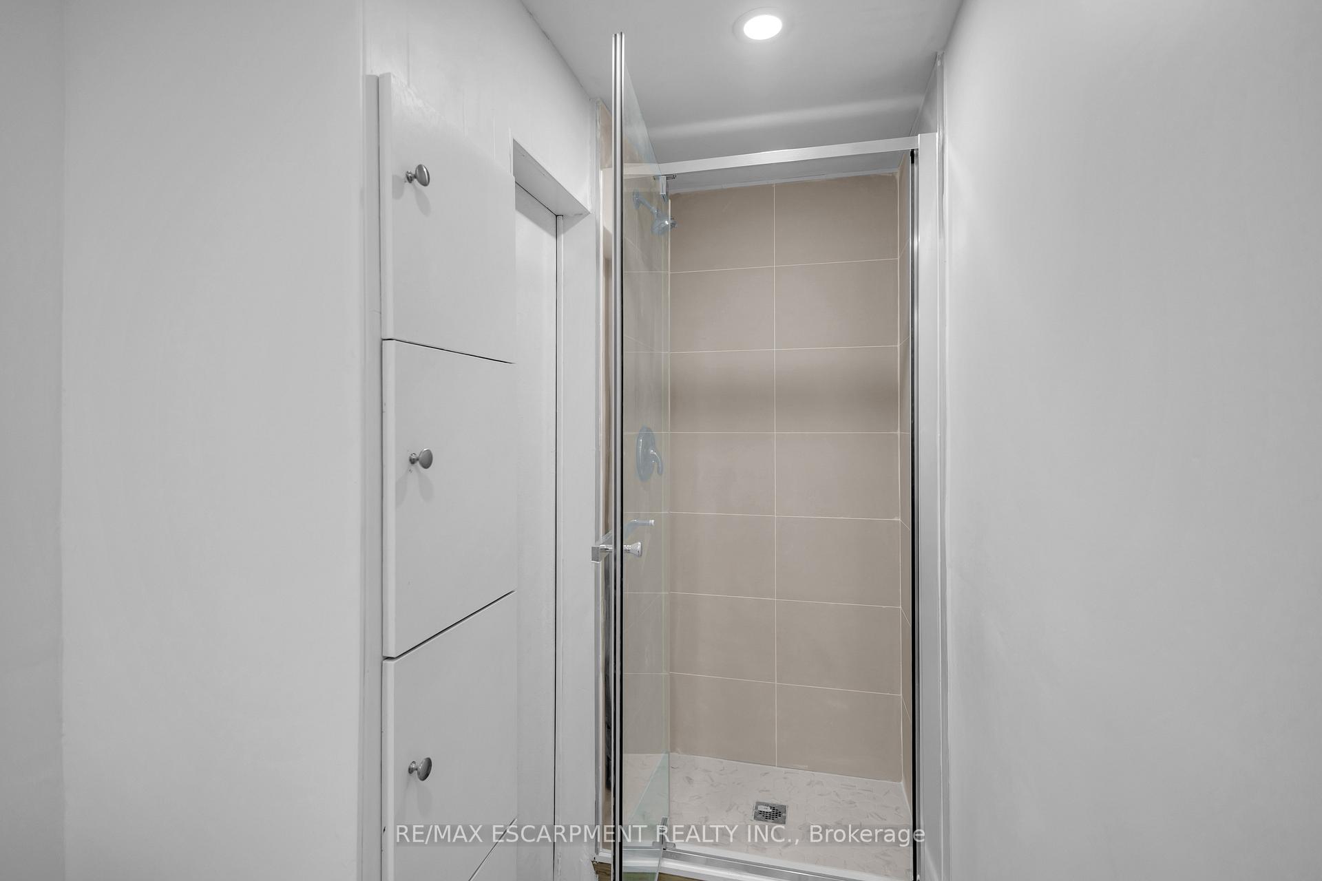 Photo 36 of 626 Iroquois Avenue, Hamilton, Ancaster — HOMEH