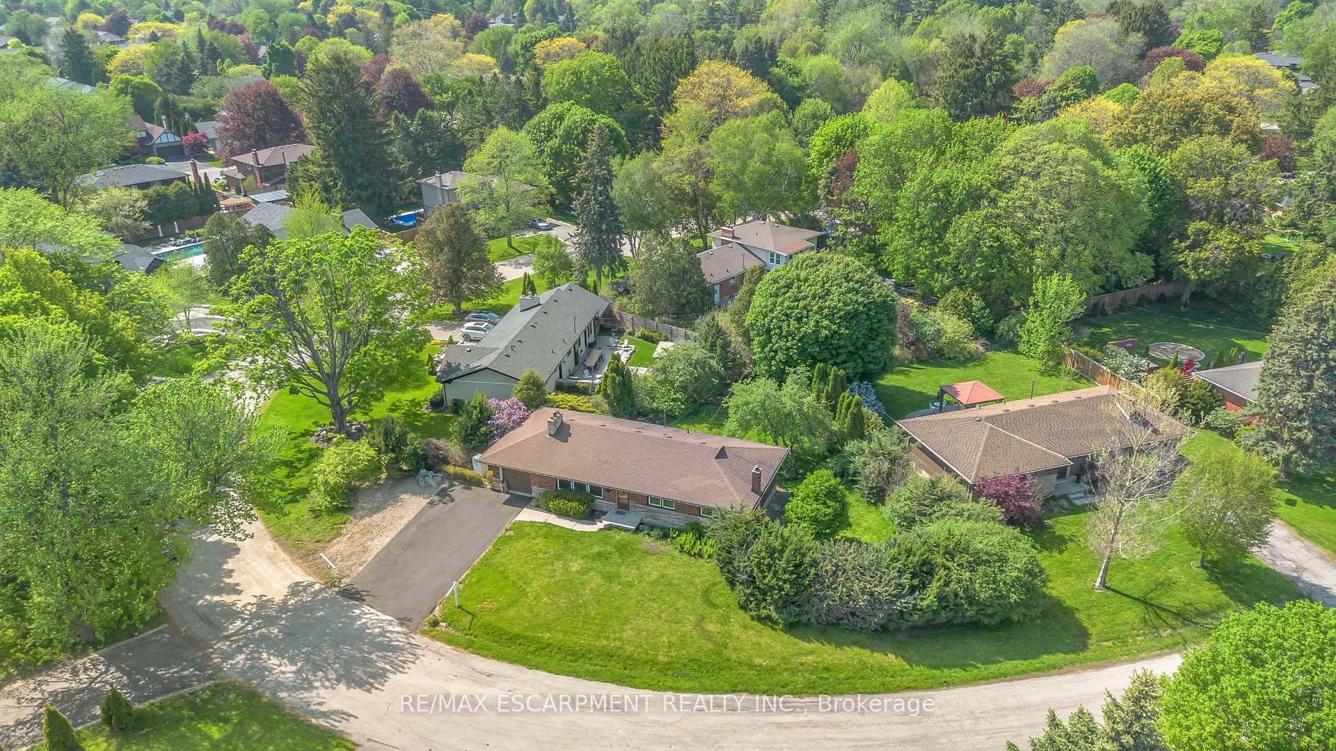Photo 43 of 626 Iroquois Avenue, Hamilton, Ancaster — HOMEH