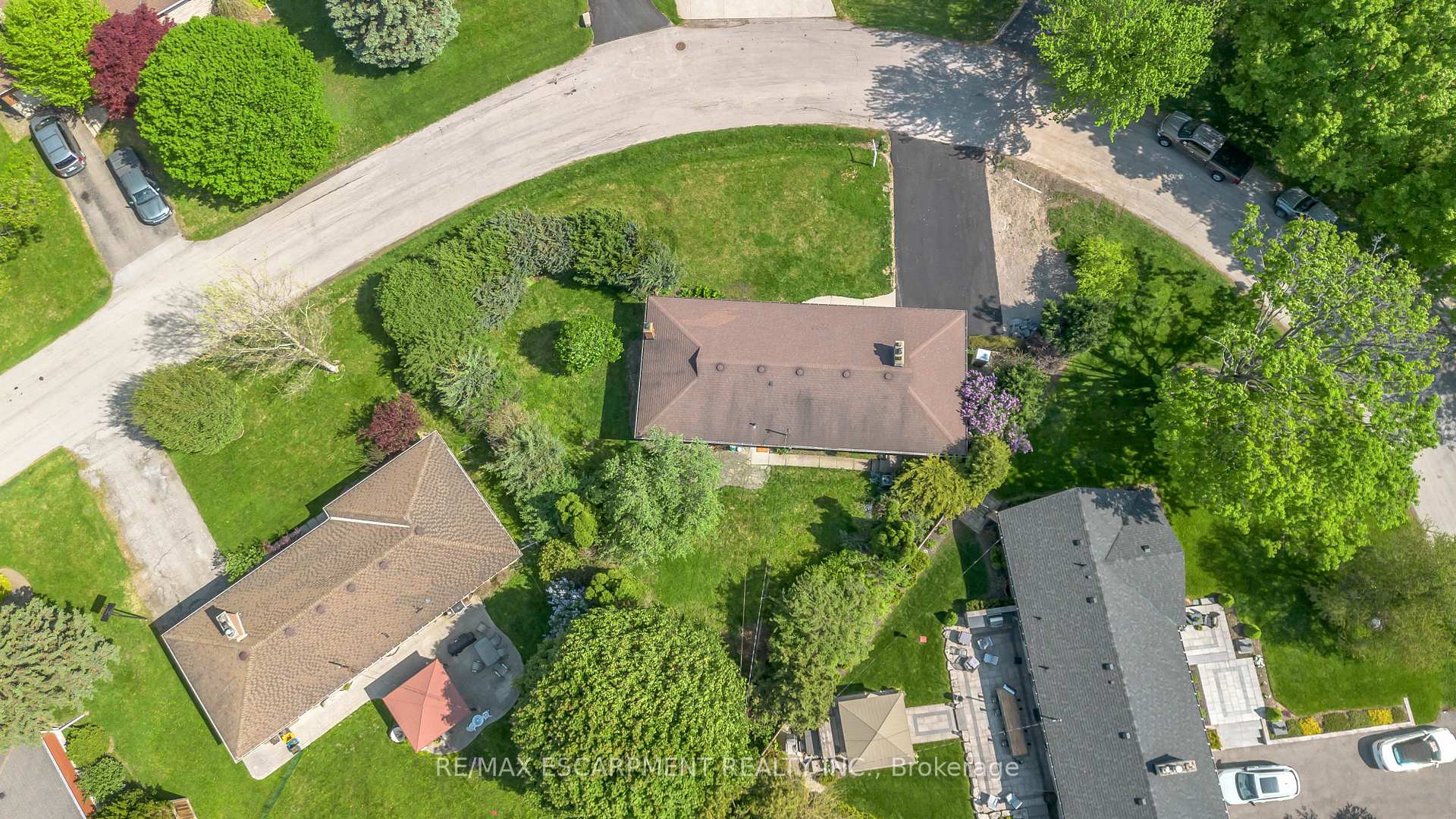 Photo 45 of 626 Iroquois Avenue, Hamilton, Ancaster — HOMEH