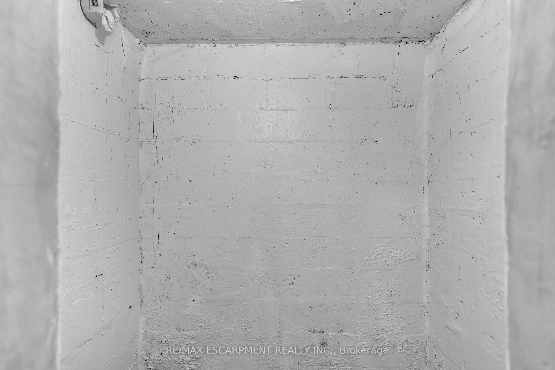Photo 48 of 626 Iroquois Avenue, Hamilton, Ancaster — HOMEH