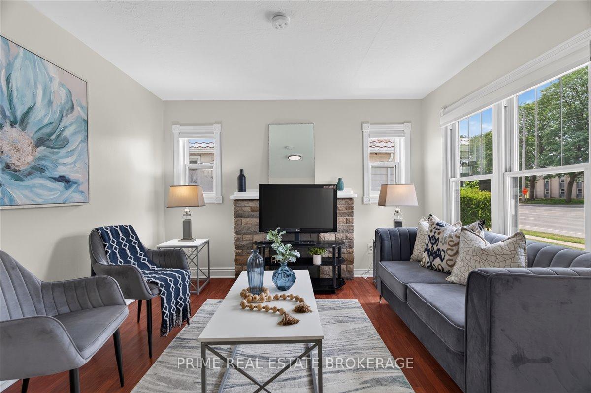 Photo 11 of 63 Riverside Drive, London, North N — HOMEH