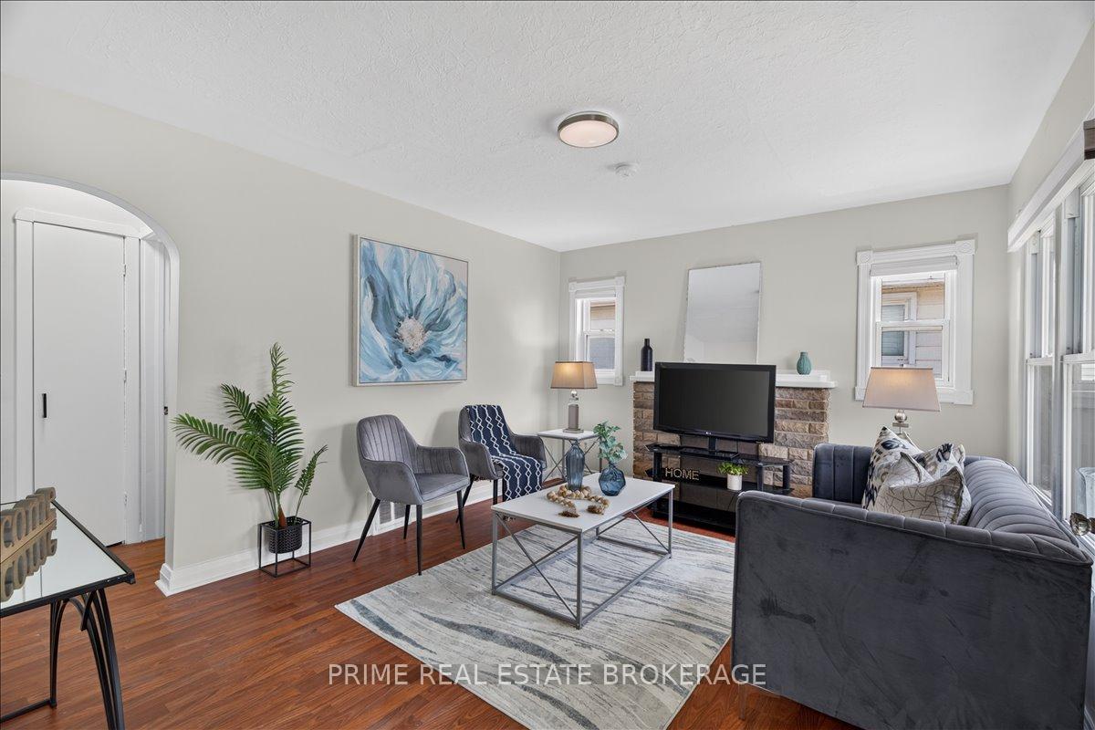 Photo 12 of 63 Riverside Drive, London, North N — HOMEH