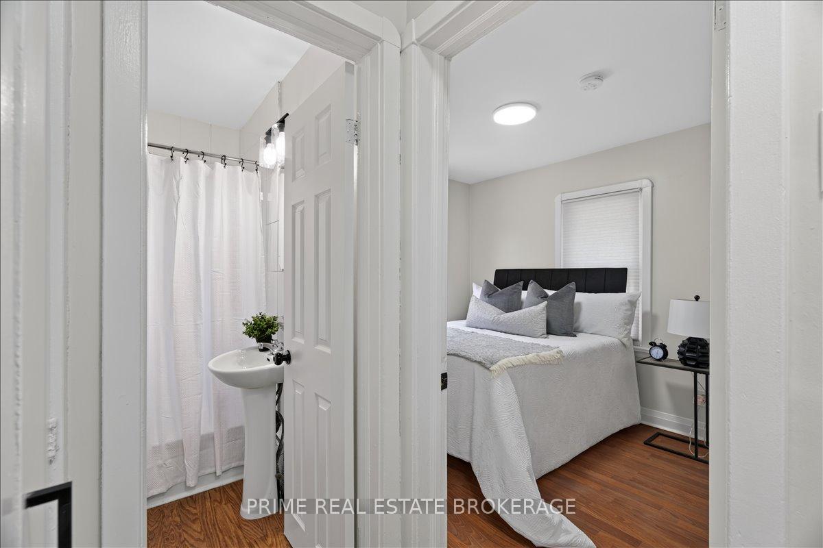 Photo 18 of 63 Riverside Drive, London, North N — HOMEH