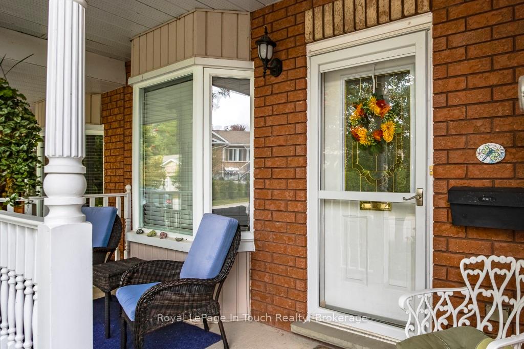 Photo 4 of 839 Sarah Boulevard, Midland — HOMEH