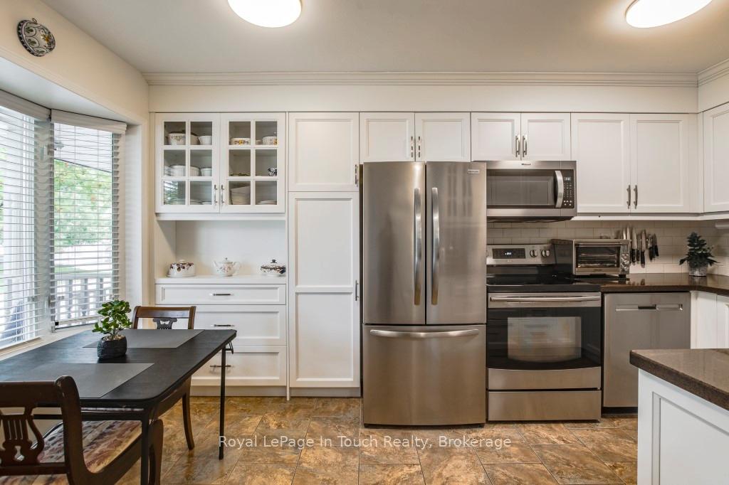 Photo 8 of 839 Sarah Boulevard, Midland — HOMEH