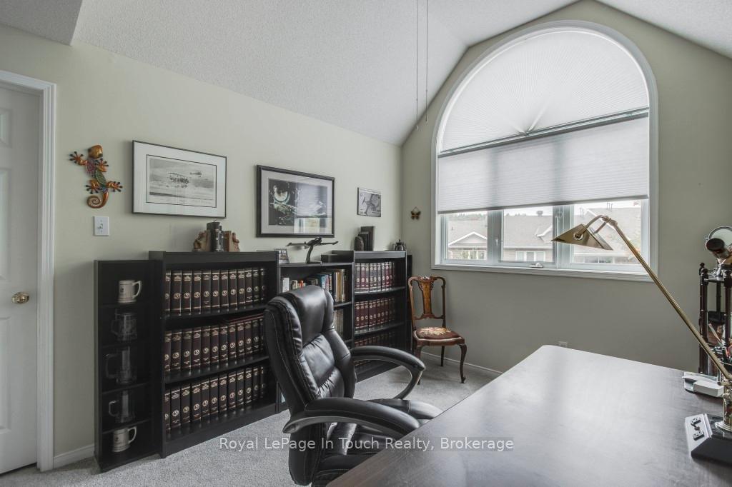 Photo 15 of 839 Sarah Boulevard, Midland — HOMEH