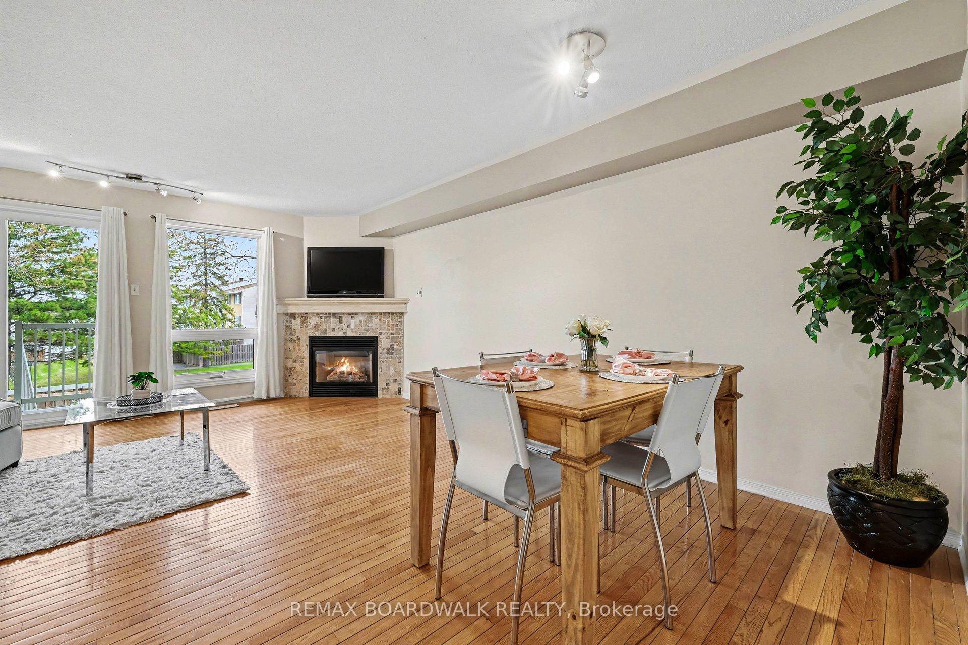 Photo 6 of 1607 Locksley Lane, Ottawa, Beaconwood — HOMEH