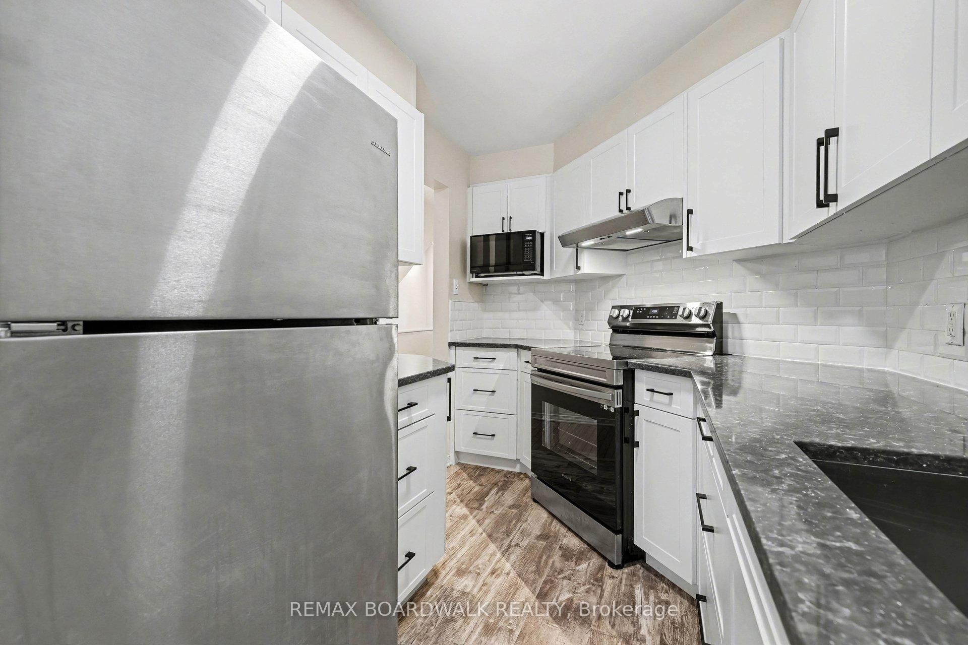 Photo 9 of 1607 Locksley Lane, Ottawa, Beaconwood — HOMEH