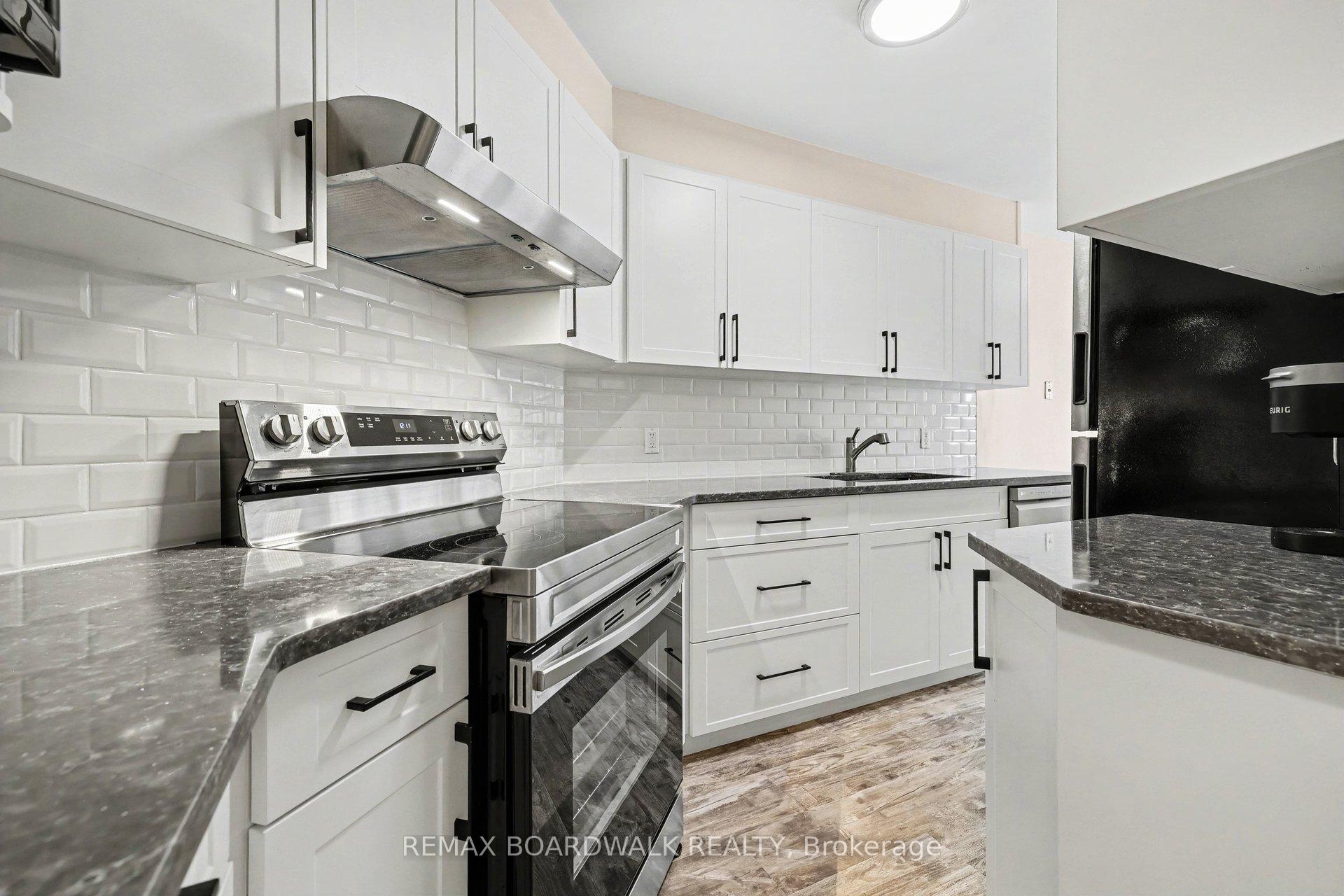 Photo 10 of 1607 Locksley Lane, Ottawa, Beaconwood — HOMEH