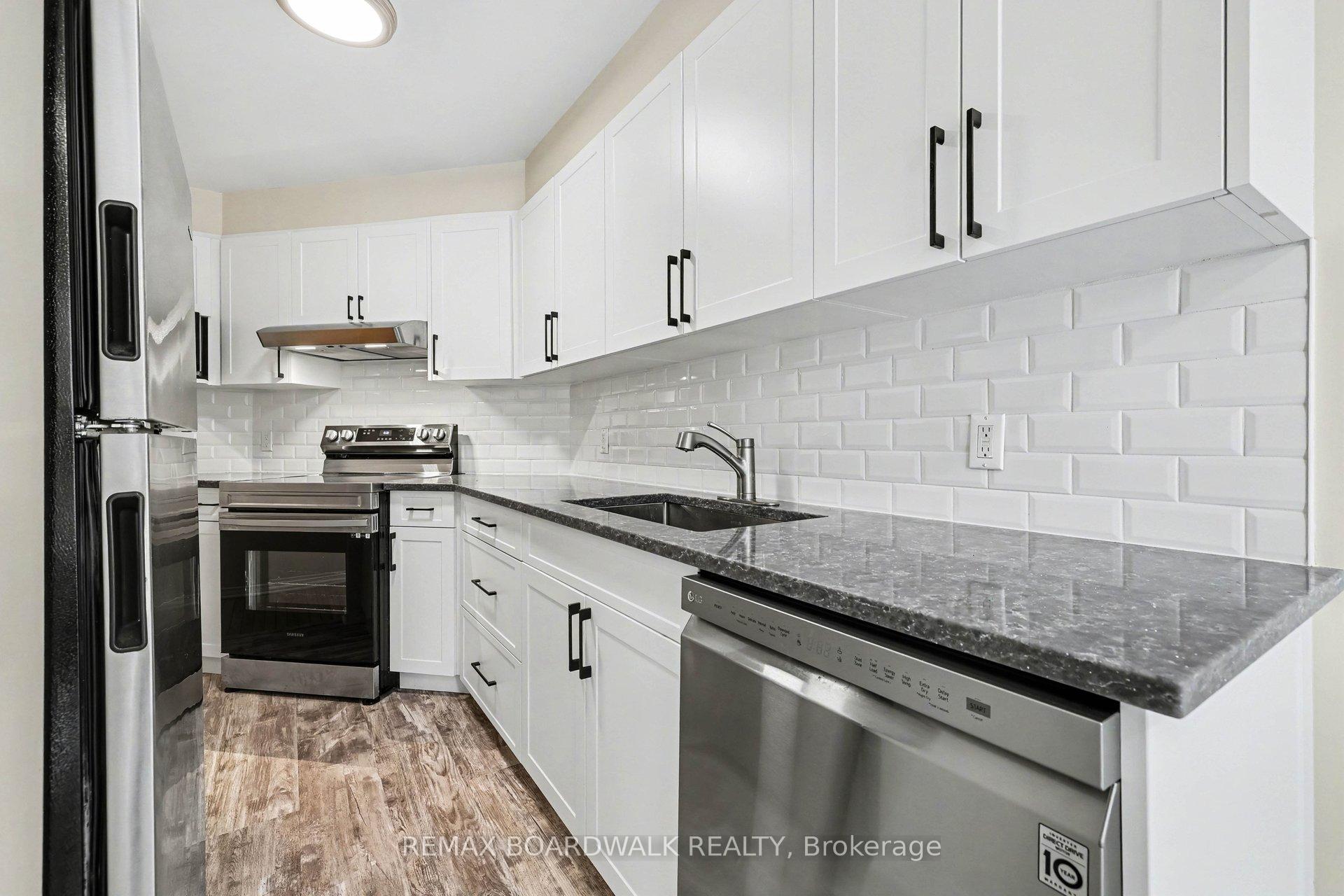 Photo 11 of 1607 Locksley Lane, Ottawa, Beaconwood — HOMEH