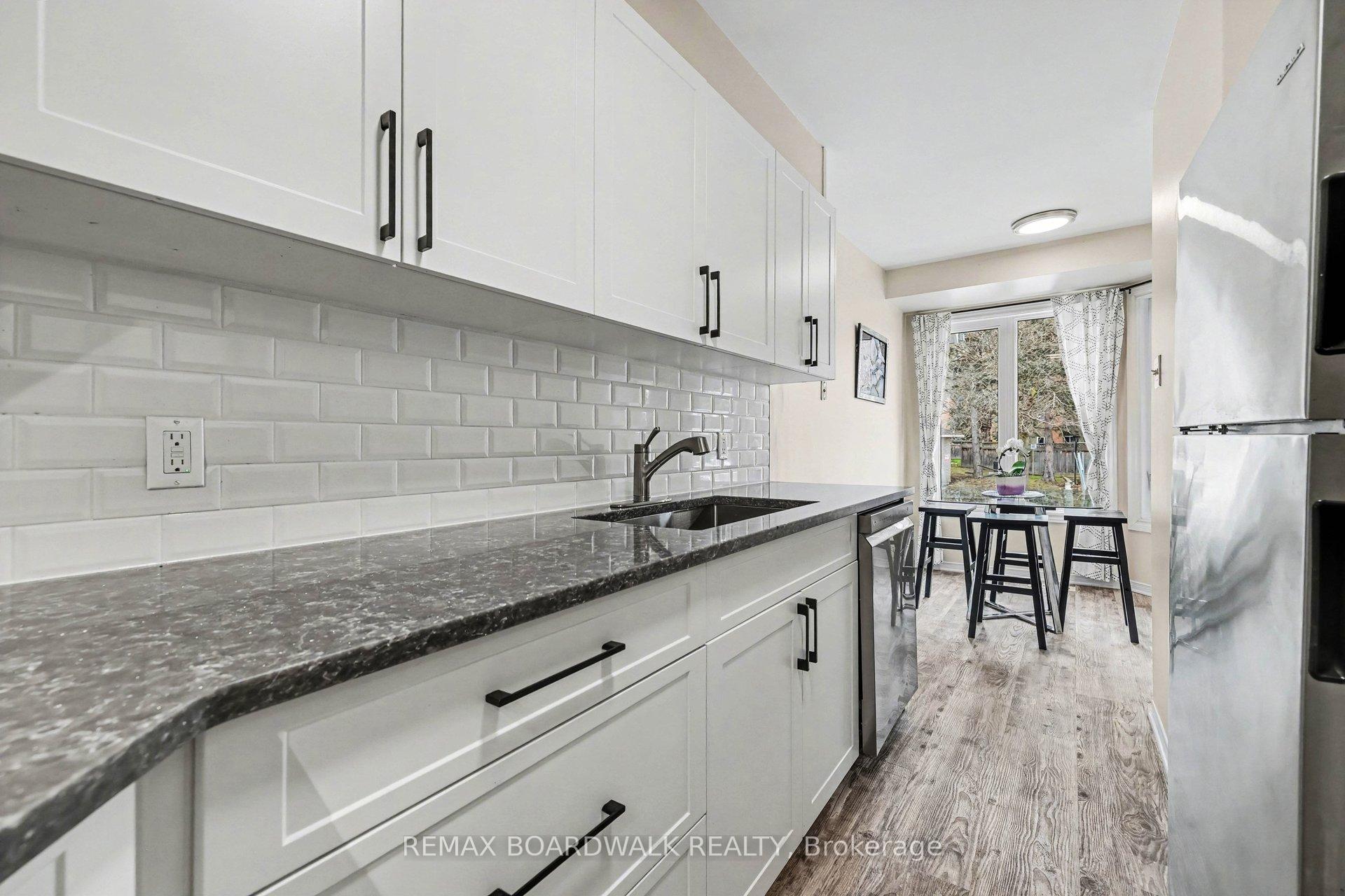 Photo 12 of 1607 Locksley Lane, Ottawa, Beaconwood — HOMEH