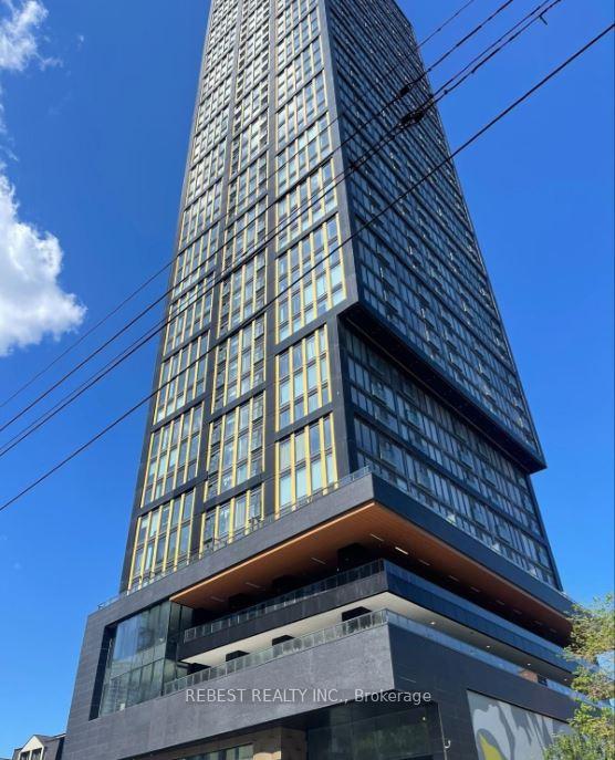 Front of Unit 2908, 319 Jarvis Street