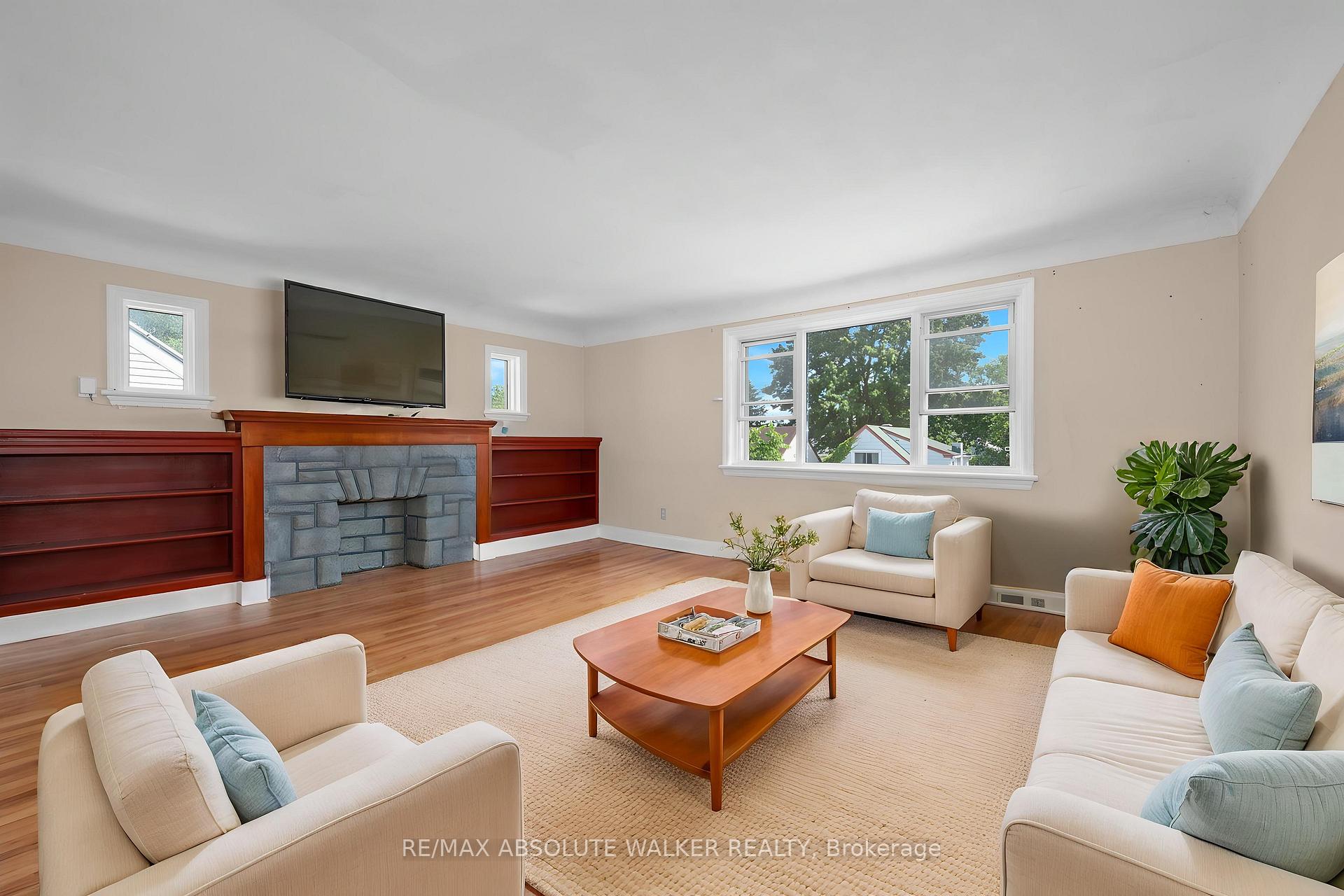 Photo 3 of Unit 3, 131 Dagmar Avenue, Ottawa, Vanier — HOMEH
