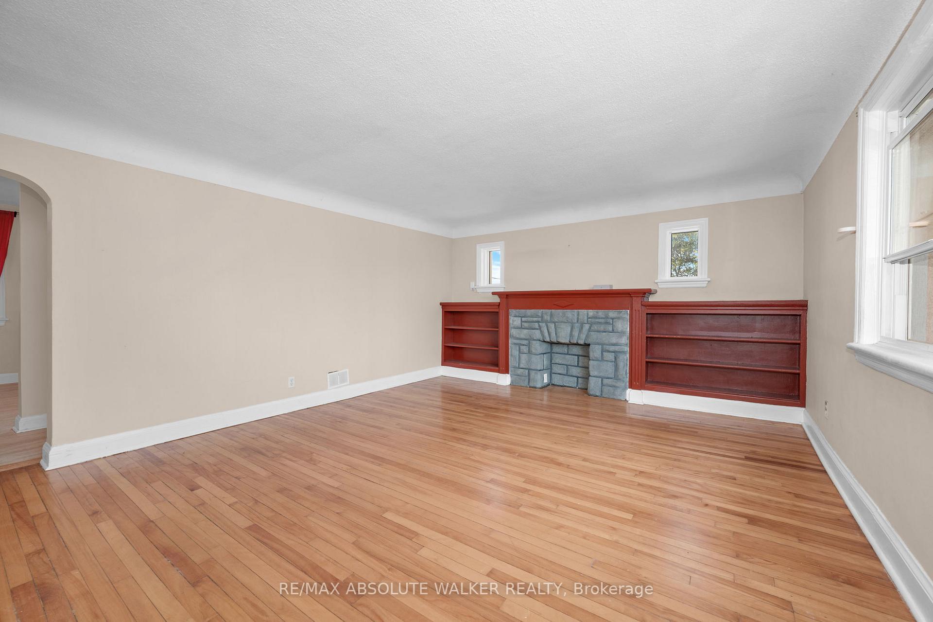 Photo 5 of Unit 3, 131 Dagmar Avenue, Ottawa, Vanier — HOMEH