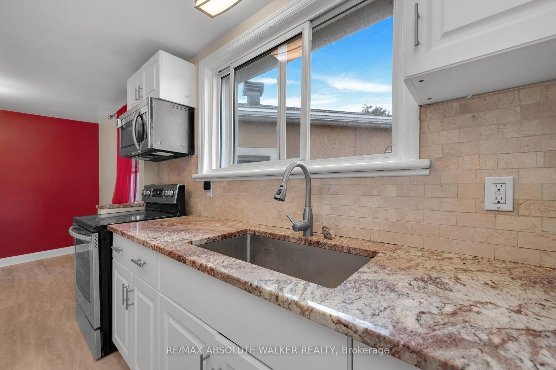Photo 9 of Unit 3, 131 Dagmar Avenue, Ottawa, Vanier — HOMEH