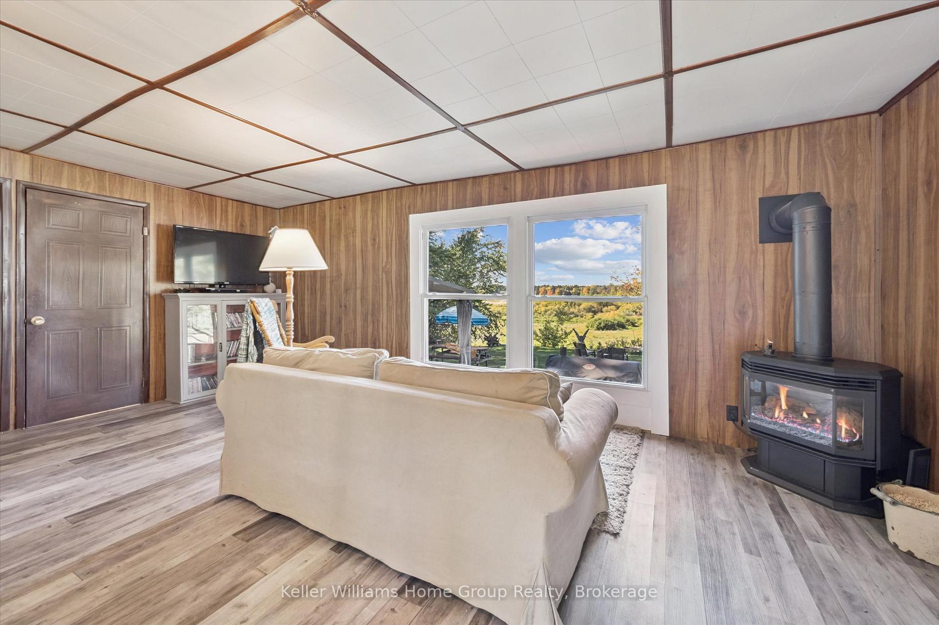 Photo 17 of 739 Seventh Street, Centre Wellington, Belwood — HOMEH