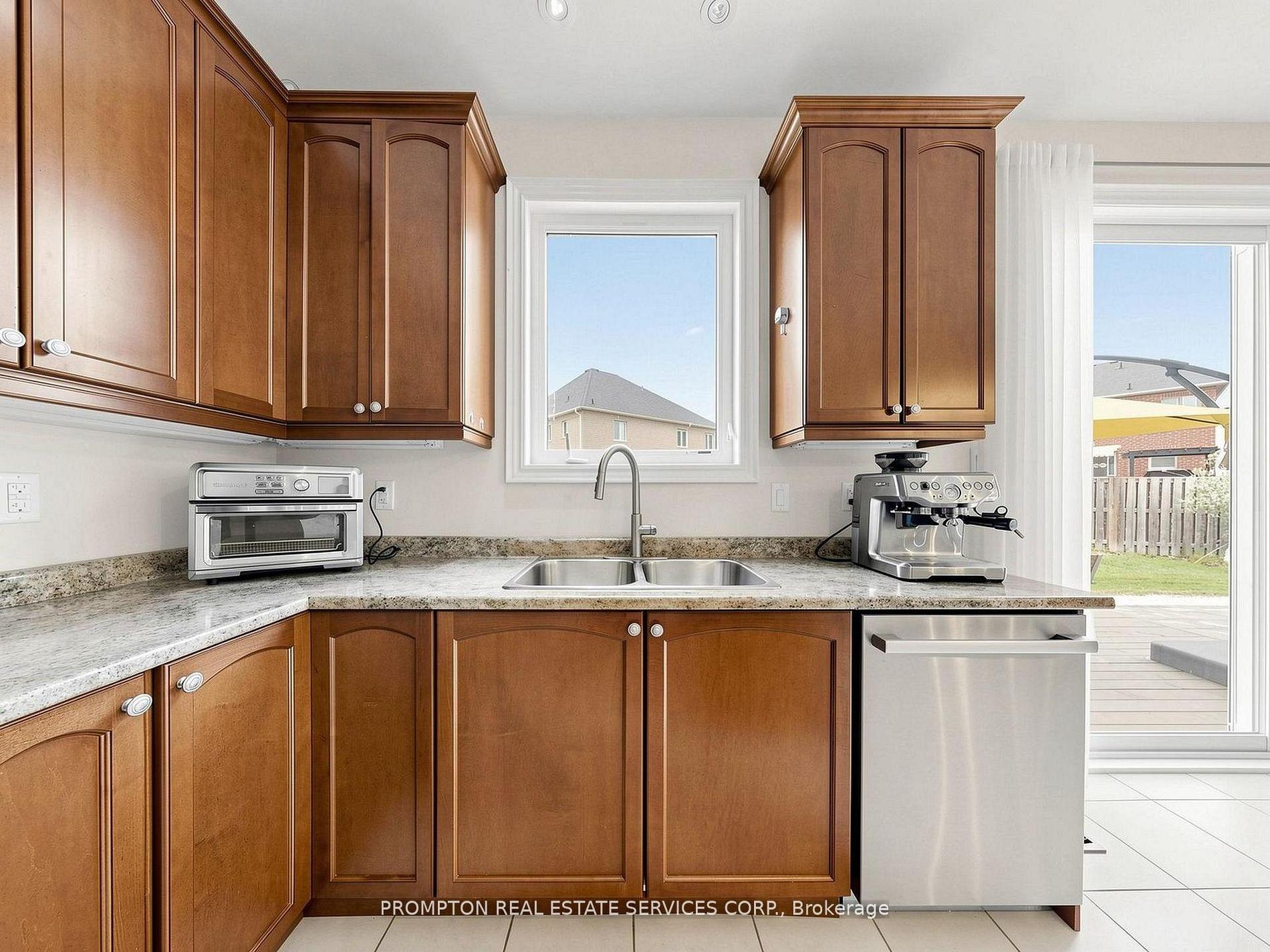 Photo 16 of 29 Beebe Crescent, Markham, Wismer — HOMEH