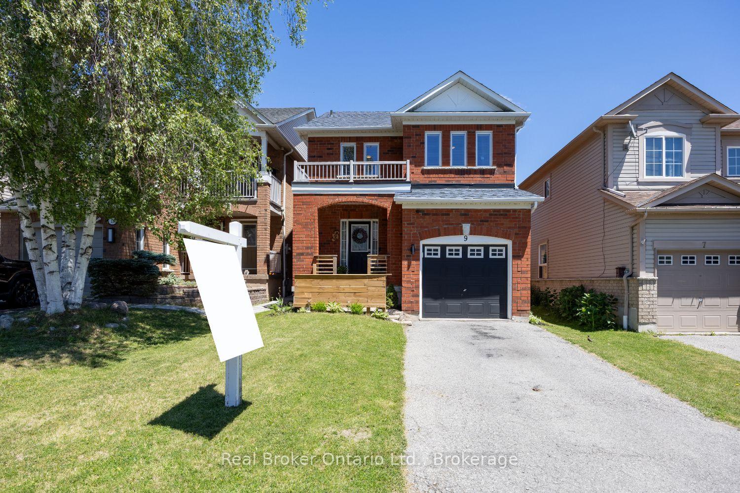 Photo 2 of 9 Candlebrook Drive, Whitby, Pringle Creek — HOMEH