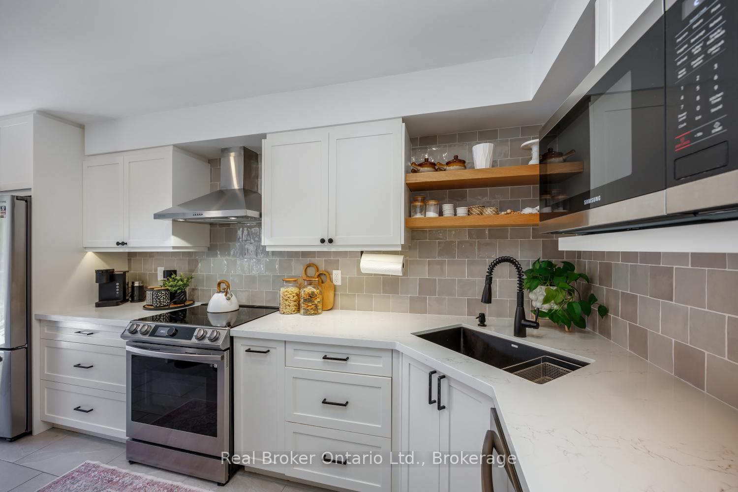 Photo 8 of 9 Candlebrook Drive, Whitby, Pringle Creek — HOMEH