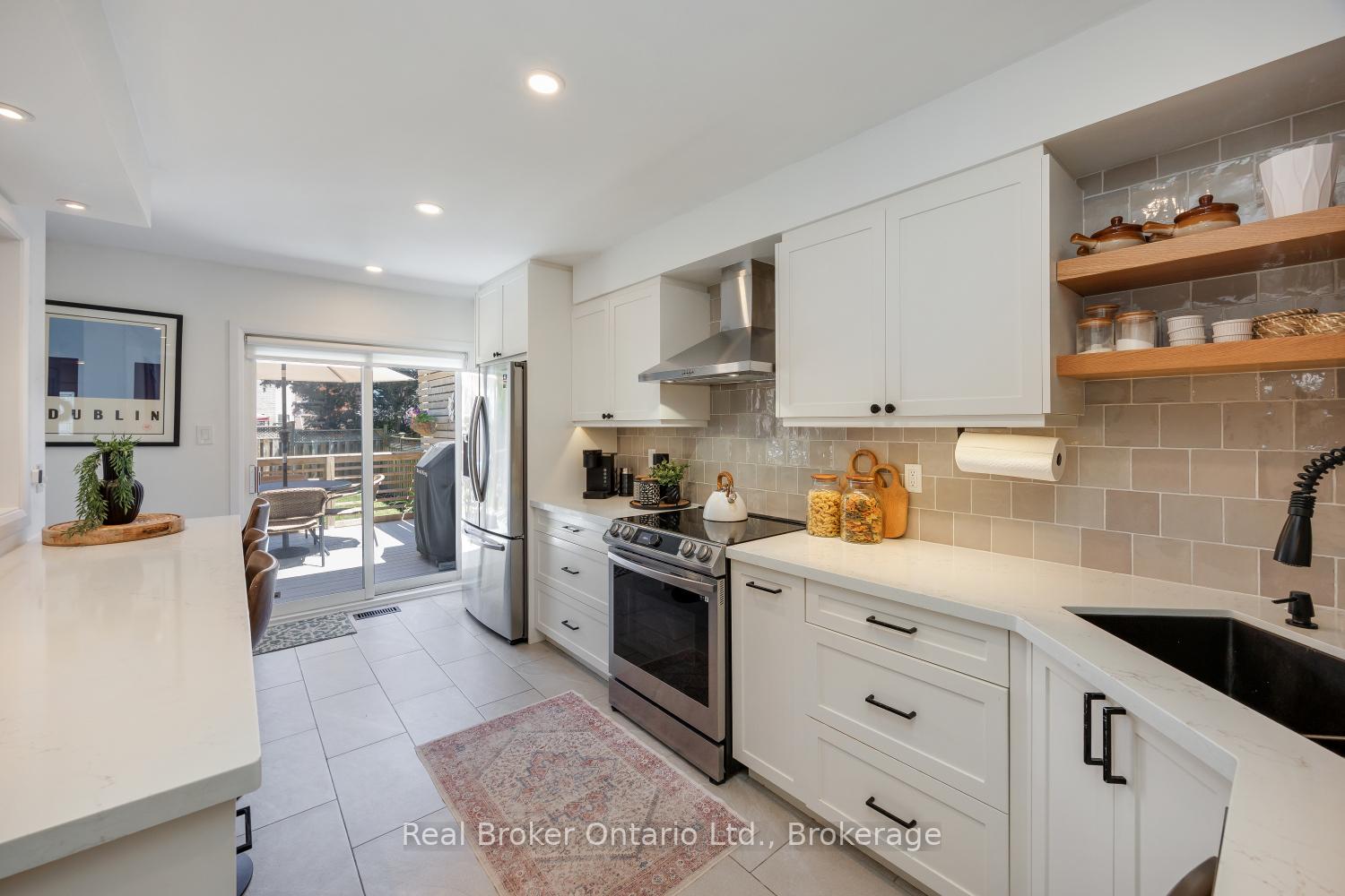 Photo 9 of 9 Candlebrook Drive, Whitby, Pringle Creek — HOMEH