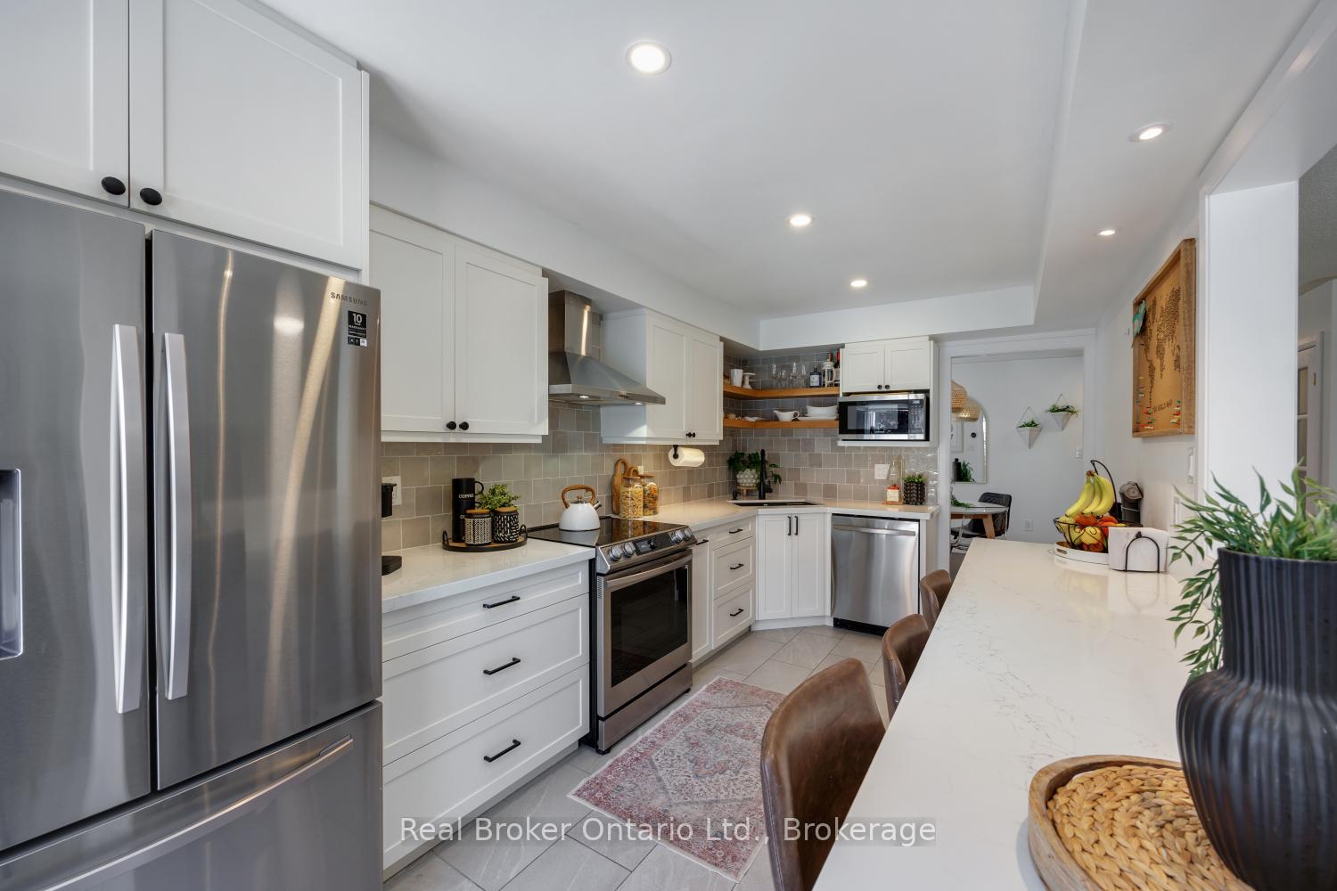 Photo 11 of 9 Candlebrook Drive, Whitby, Pringle Creek — HOMEH