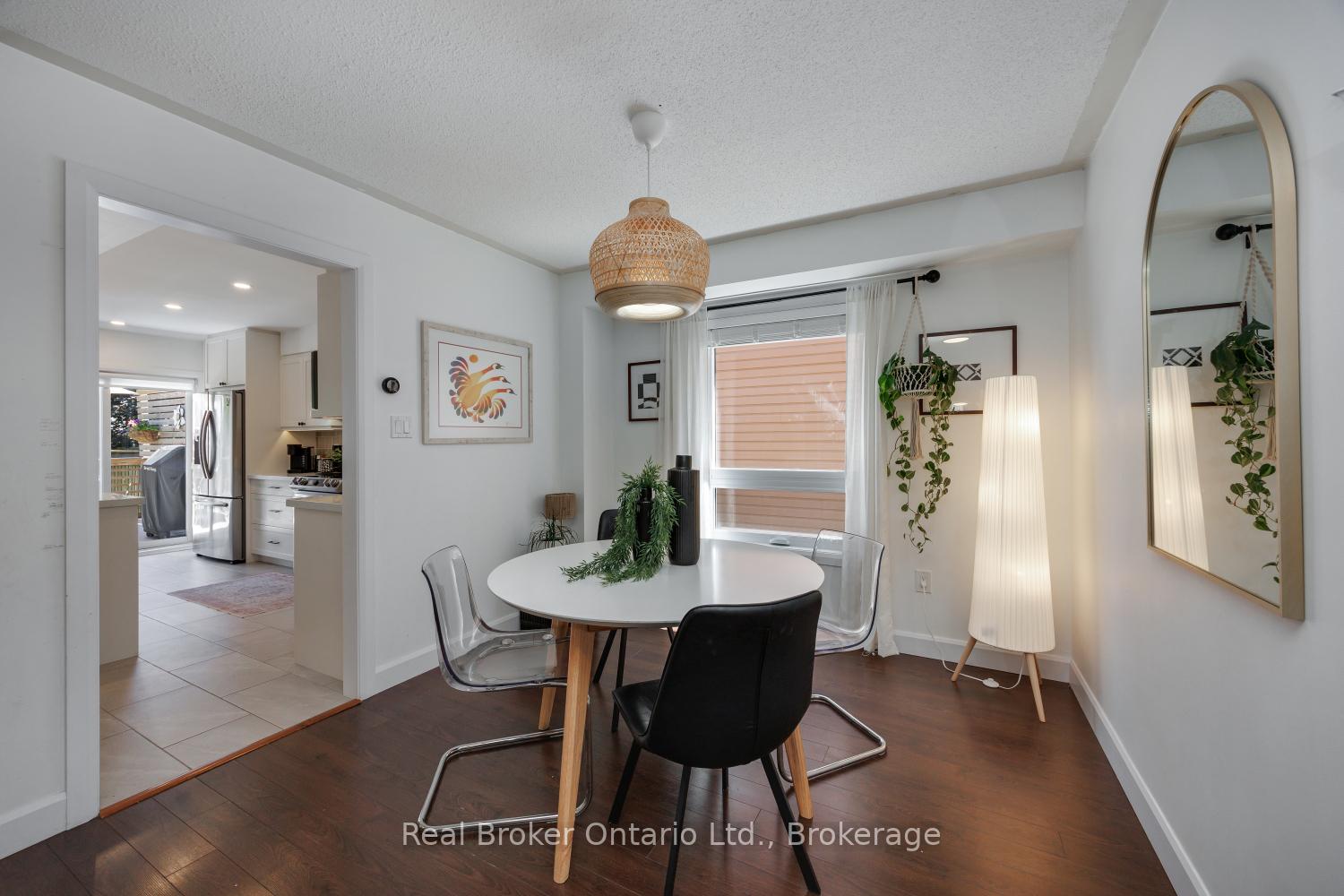 Photo 13 of 9 Candlebrook Drive, Whitby, Pringle Creek — HOMEH