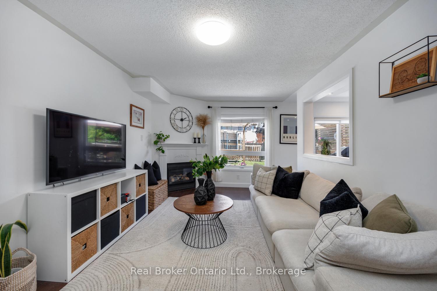 Photo 15 of 9 Candlebrook Drive, Whitby, Pringle Creek — HOMEH