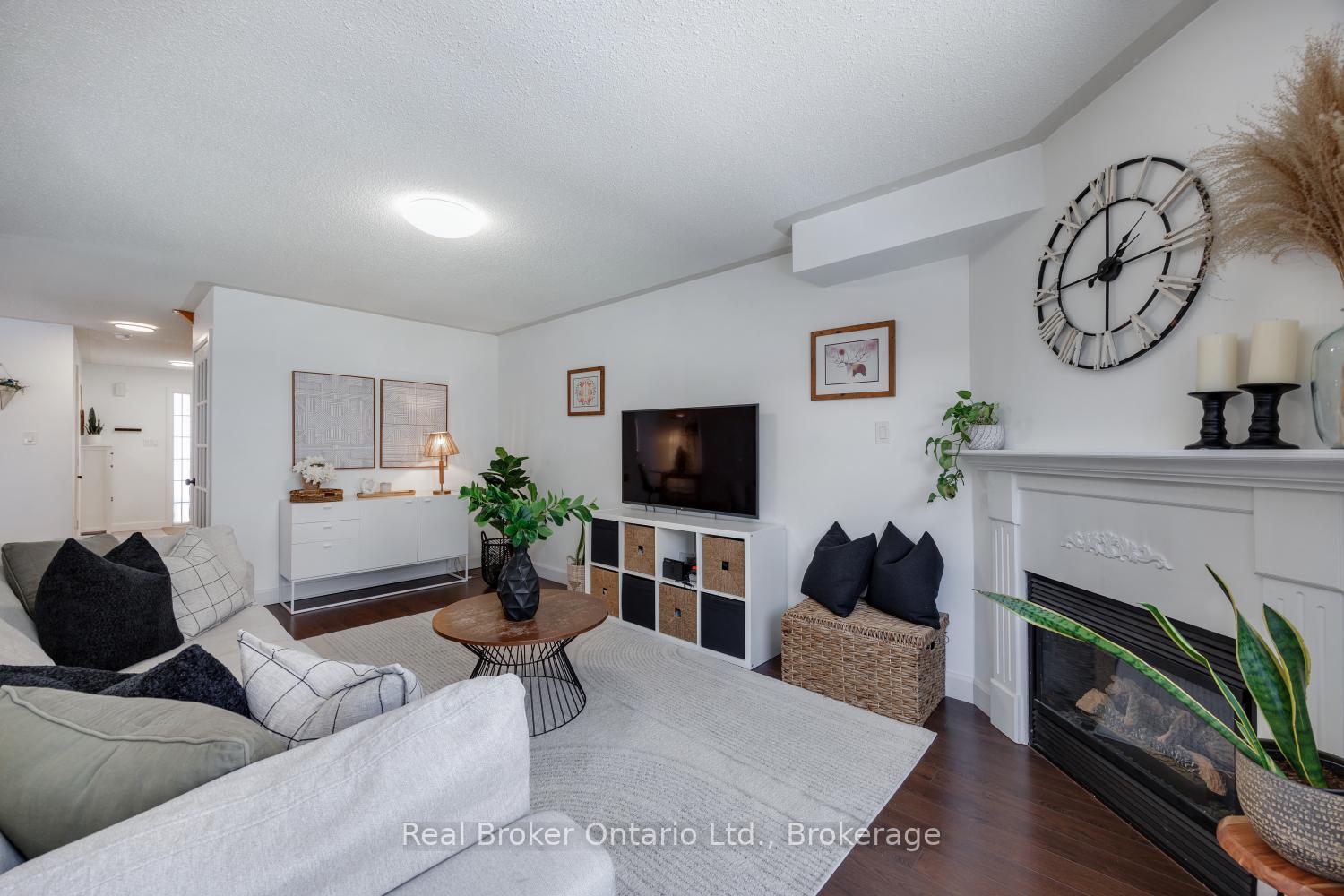 Photo 16 of 9 Candlebrook Drive, Whitby, Pringle Creek — HOMEH
