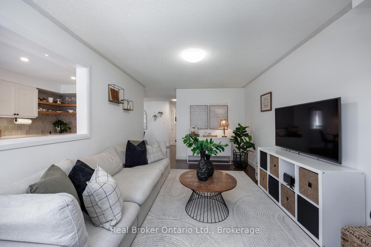 Photo 17 of 9 Candlebrook Drive, Whitby, Pringle Creek — HOMEH