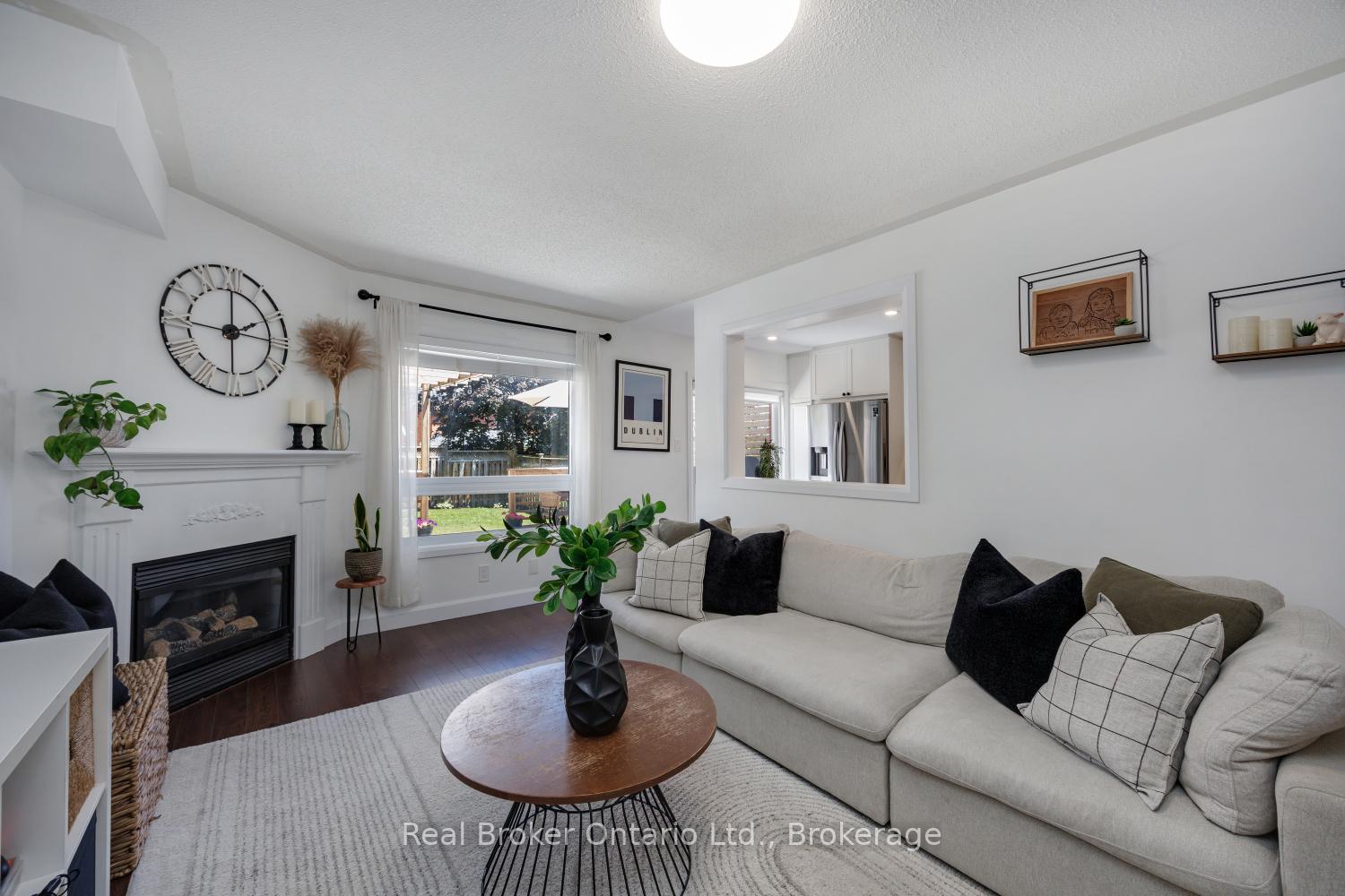 Photo 18 of 9 Candlebrook Drive, Whitby, Pringle Creek — HOMEH