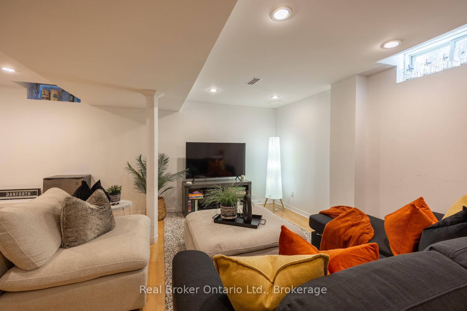 Photo 28 of 9 Candlebrook Drive, Whitby, Pringle Creek — HOMEH