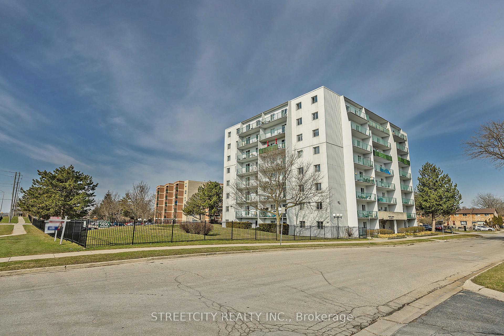 Photo of Unit 701, 986 Huron Street