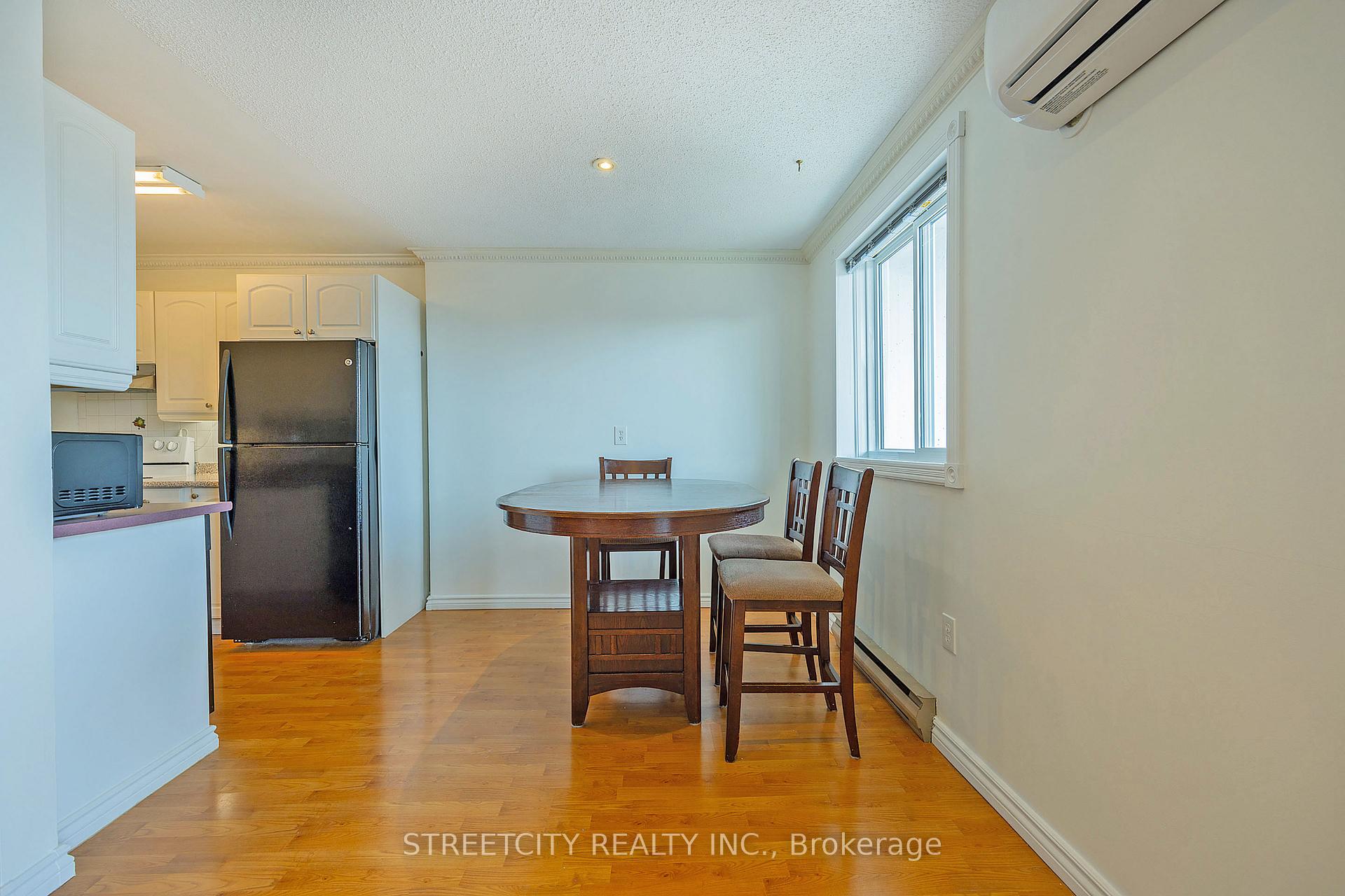Photo 8 of Unit 701, 986 Huron Street, London, East A — HOMEH