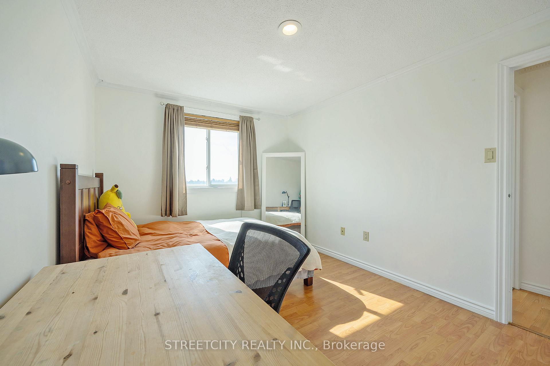 Photo 15 of Unit 701, 986 Huron Street, London, East A — HOMEH