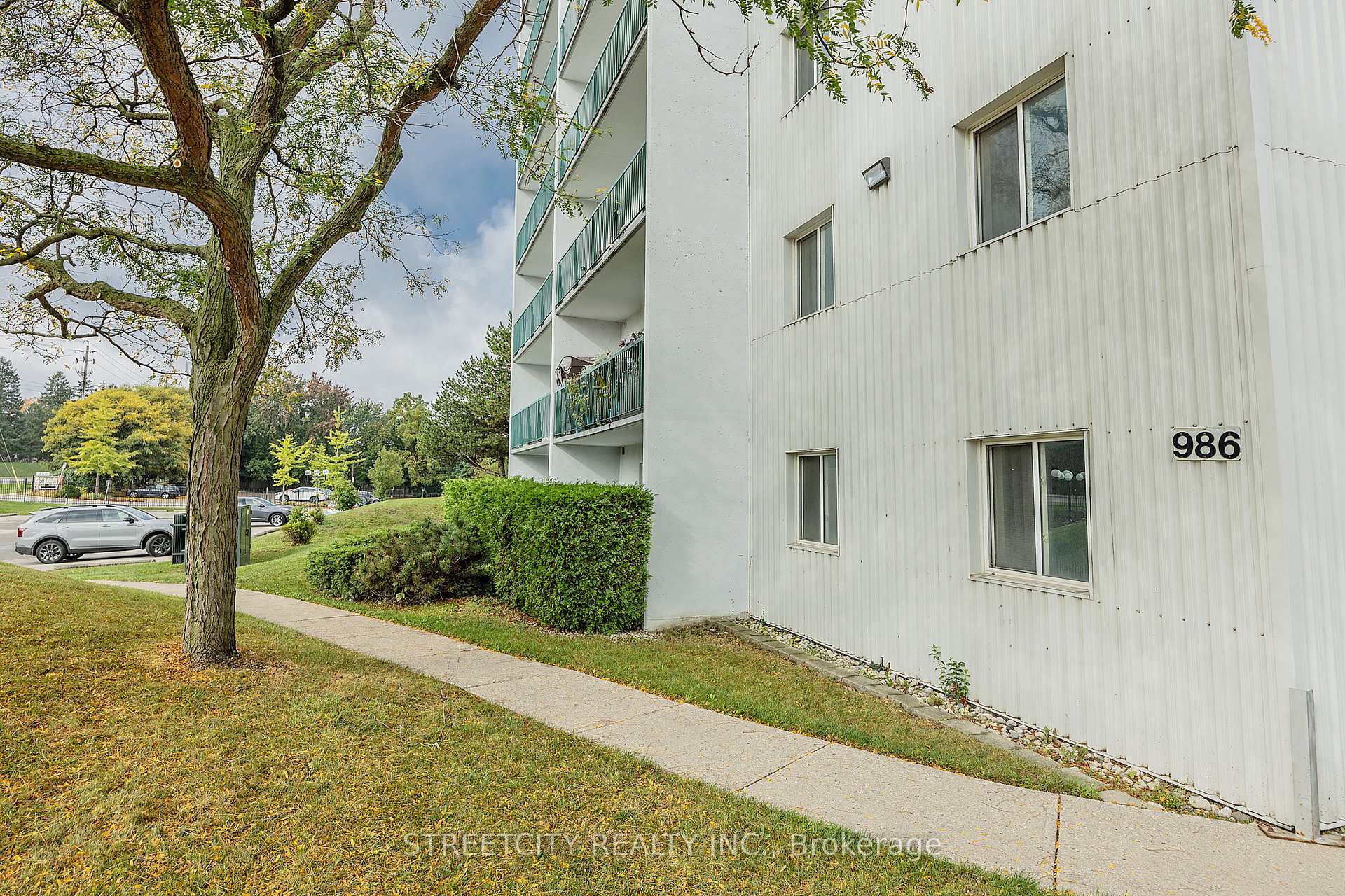 Photo 32 of Unit 701, 986 Huron Street, London, East A — HOMEH