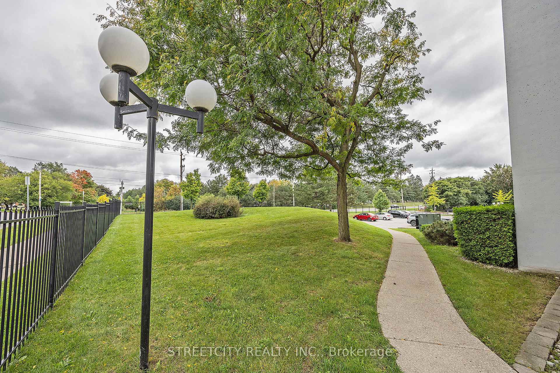 Photo 33 of Unit 701, 986 Huron Street, London, East A — HOMEH