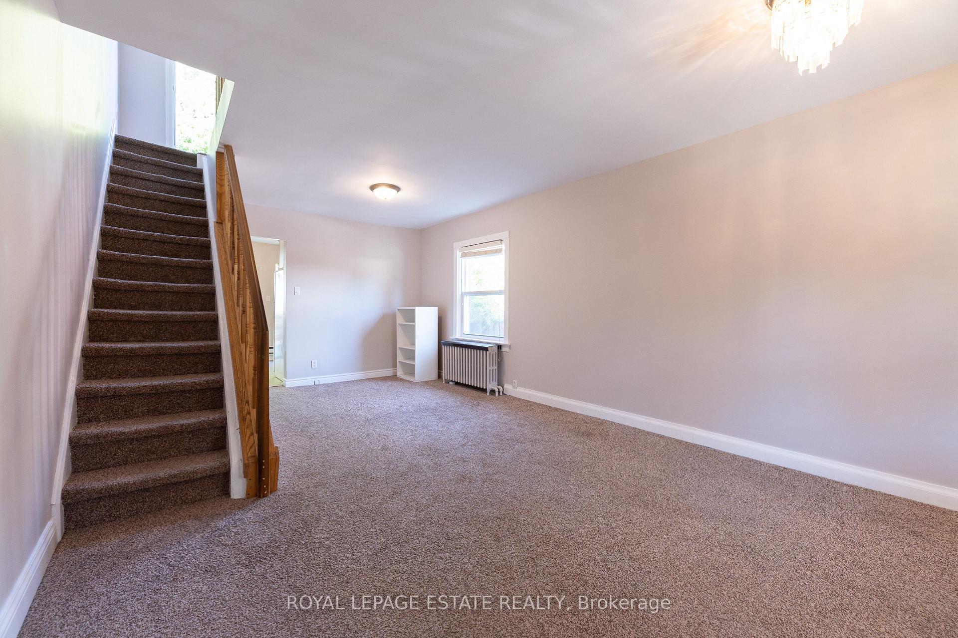 Photo 3 of 326 Monarch Park Avenue, Toronto, Danforth Village-East York — HOMEH