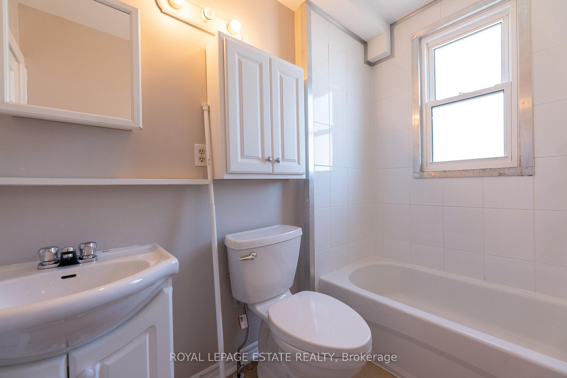 Photo 13 of 326 Monarch Park Avenue, Toronto, Danforth Village-East York — HOMEH