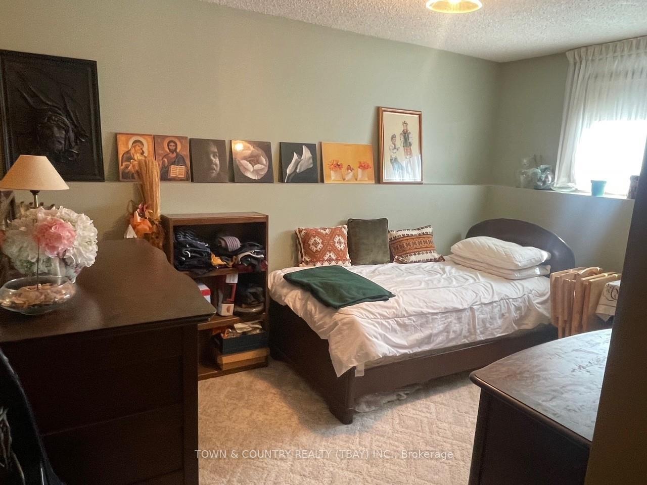 Photo 7 of 118 BayBerry Crescent, Thunder Bay, Northwood Park — HOMEH