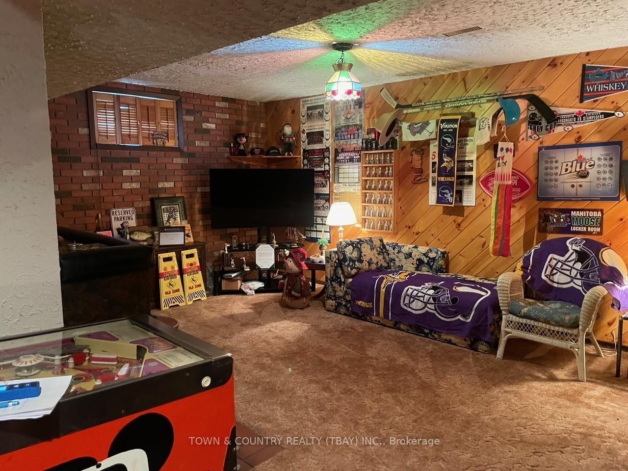 Photo 9 of 118 BayBerry Crescent, Thunder Bay, Northwood Park — HOMEH
