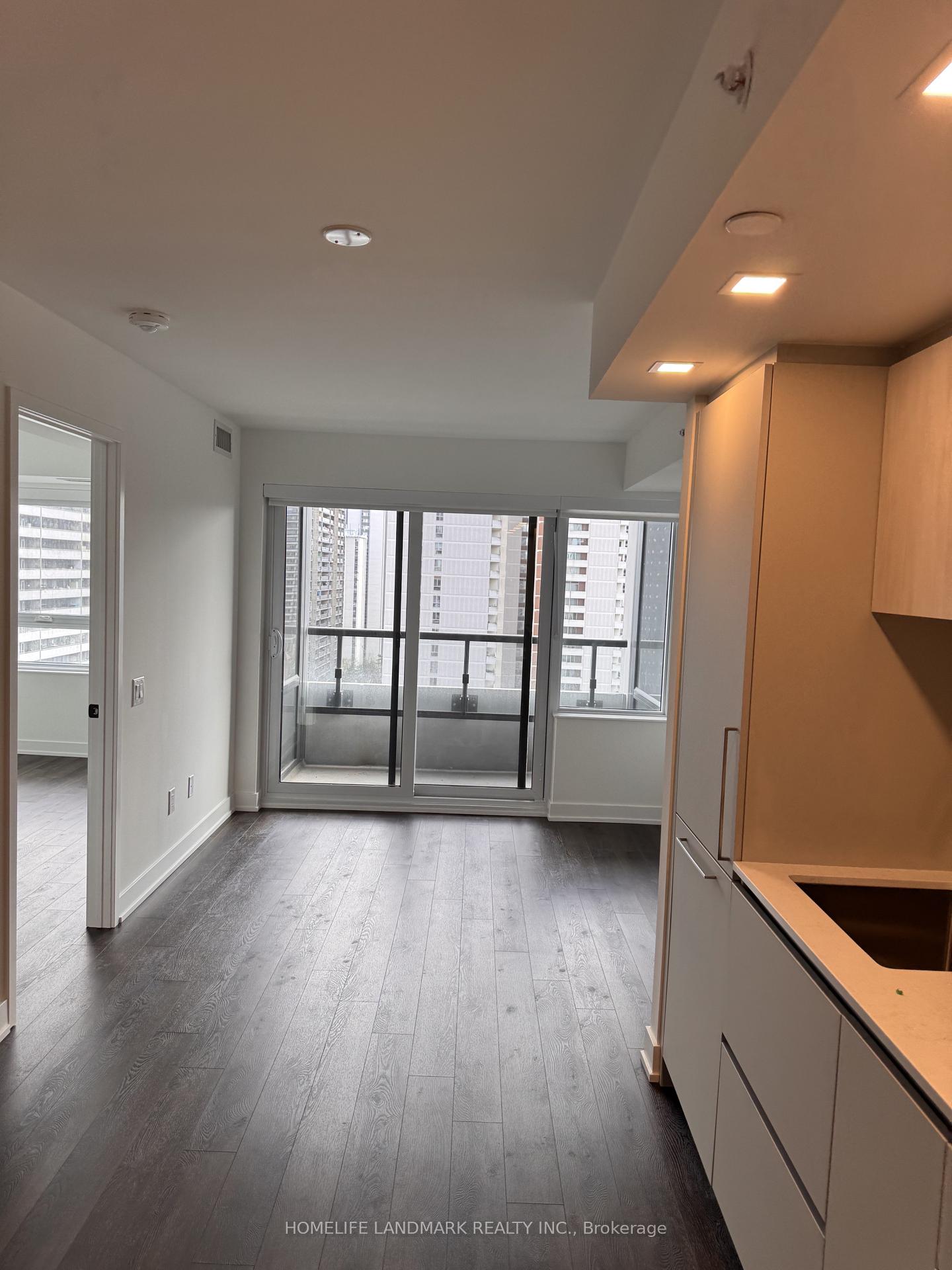 Photo 3 of Unit 1501, 609 Sherbourne Street, Toronto, North St. James Town — HOMEH