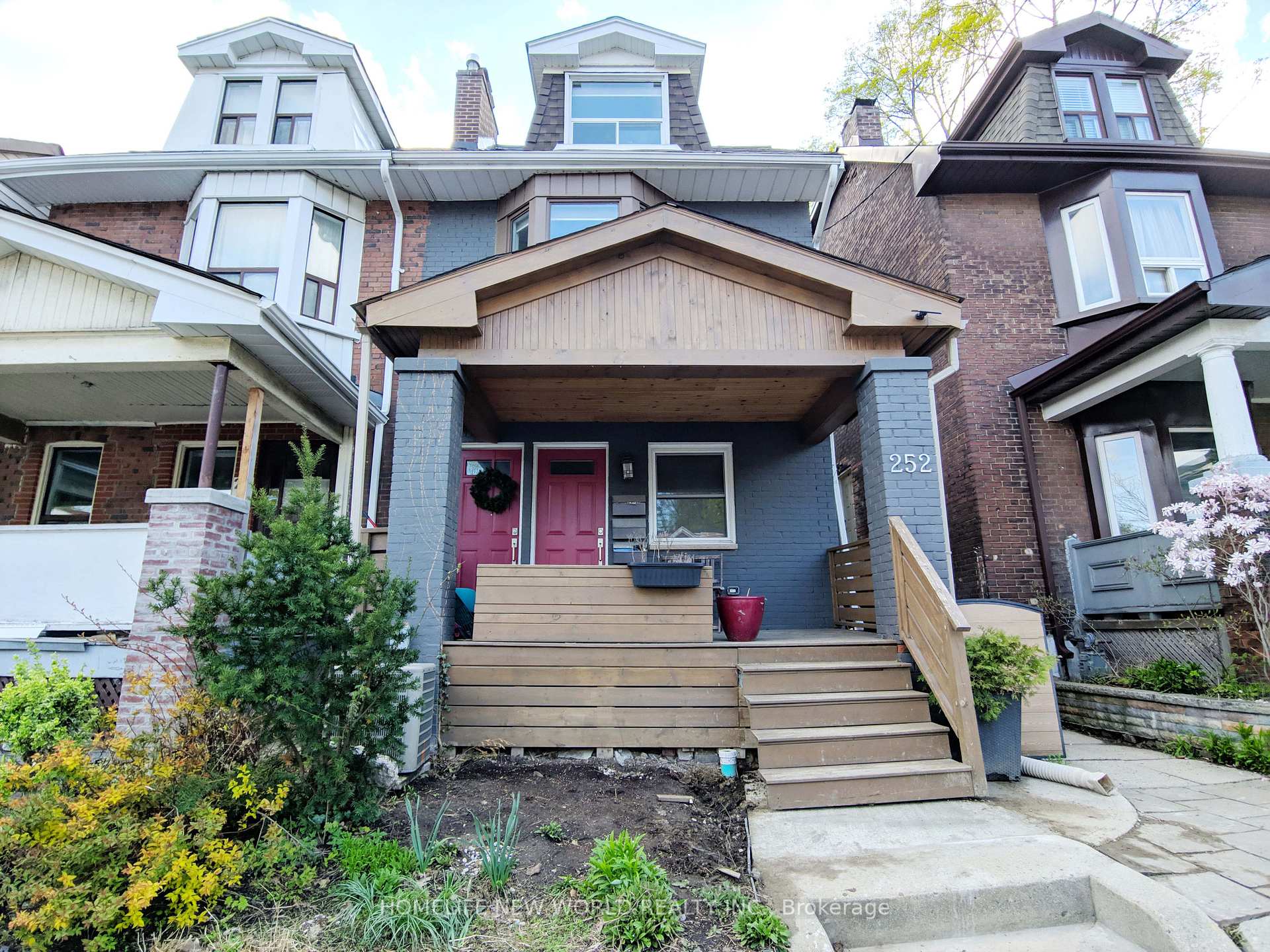 Front of Unit 1, 252 Greenwood Avenue