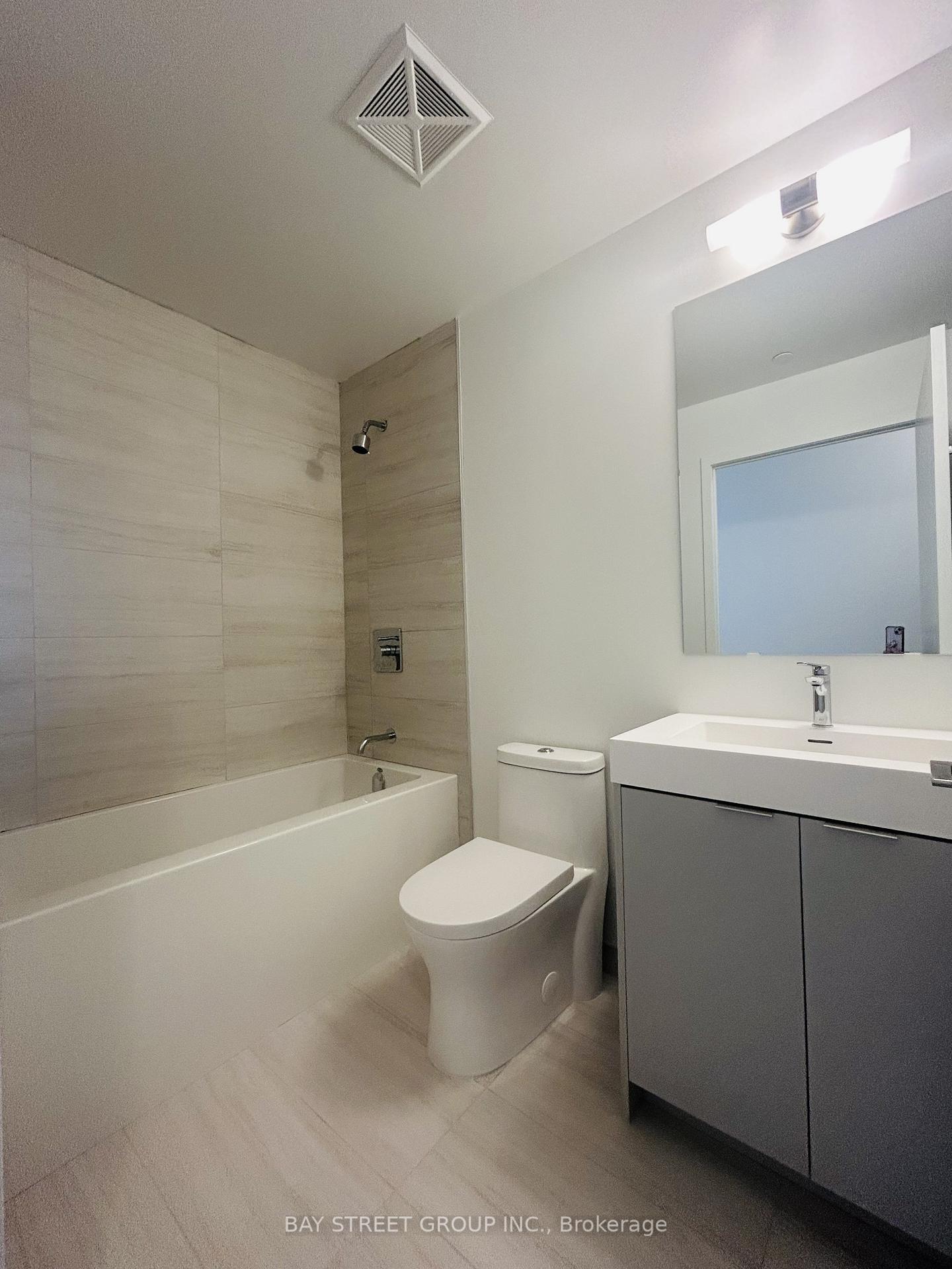Photo 6 of Unit 1018, 10 Abeja Street, Vaughan, Concord — HOMEH