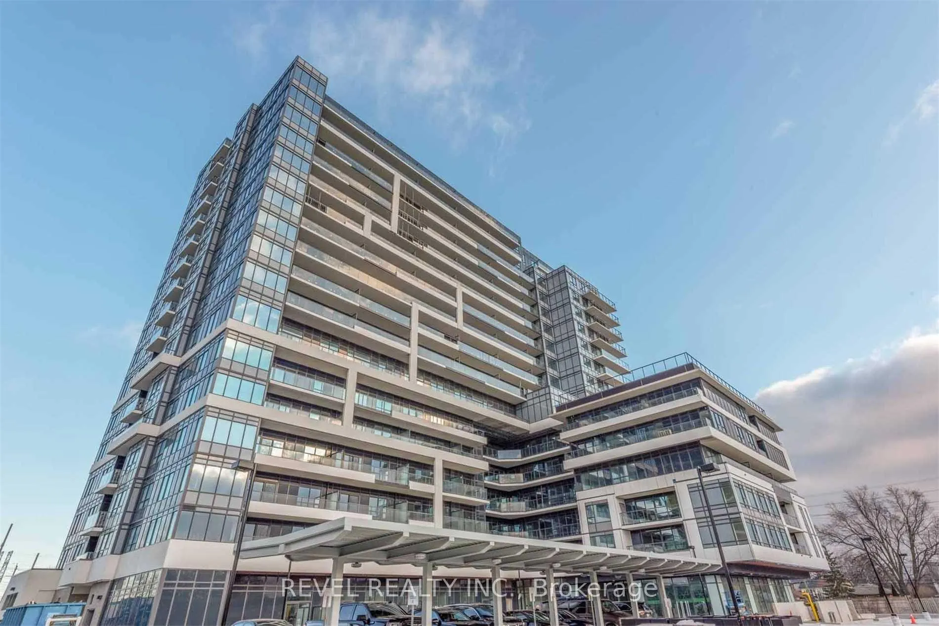 Front of Unit 912, 1480 Bayly Street