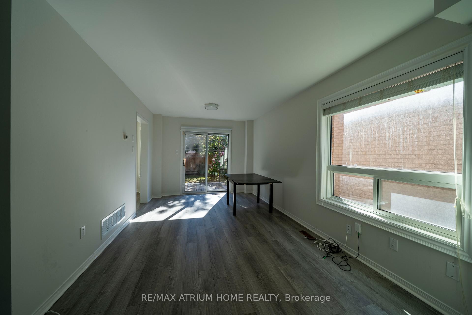 Photo 2 of 179 Elena Crescent, Vaughan, Maple — HOMEH