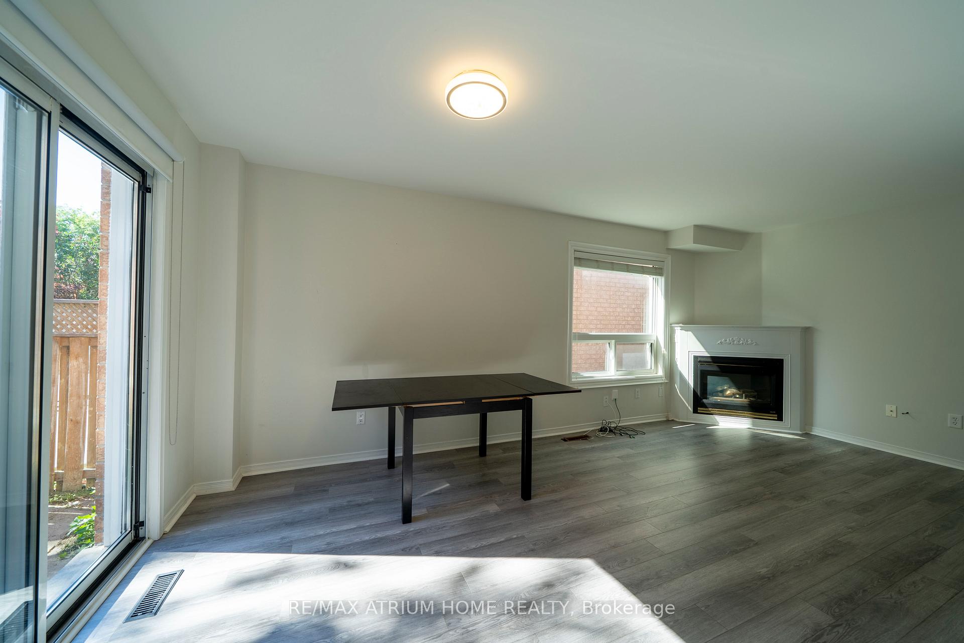 Photo 3 of 179 Elena Crescent, Vaughan, Maple — HOMEH