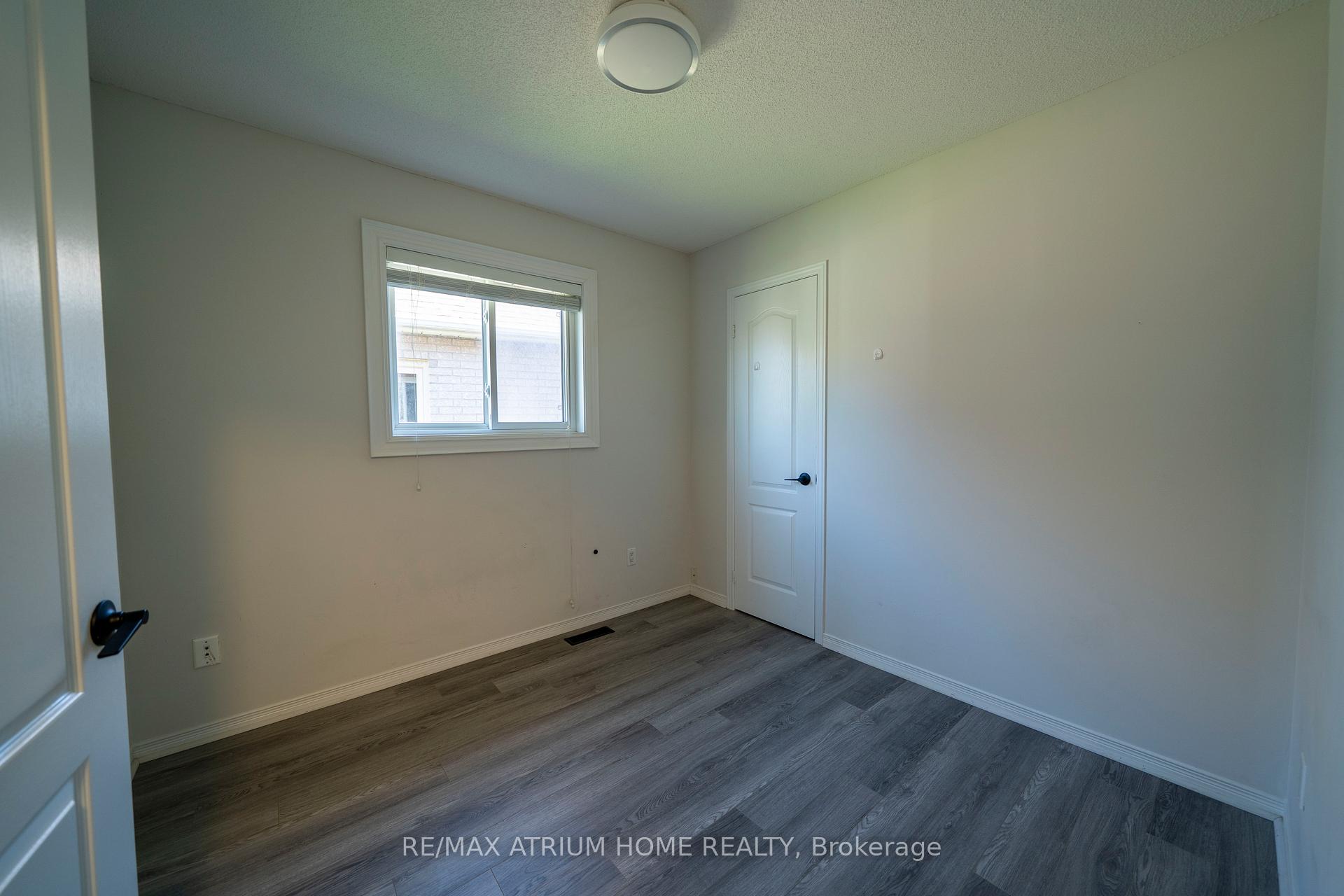 Photo 8 of 179 Elena Crescent, Vaughan, Maple — HOMEH