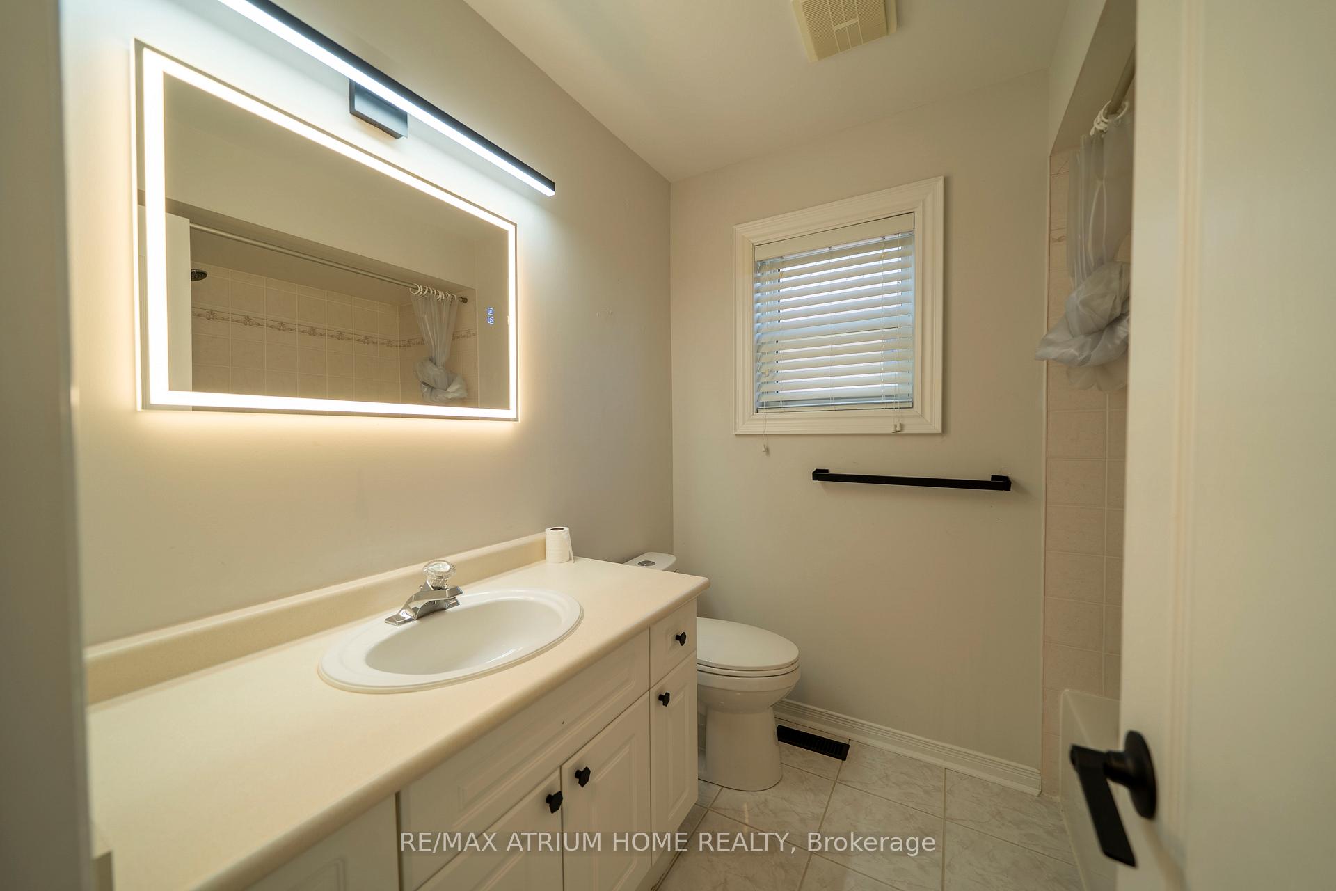 Photo 9 of 179 Elena Crescent, Vaughan, Maple — HOMEH