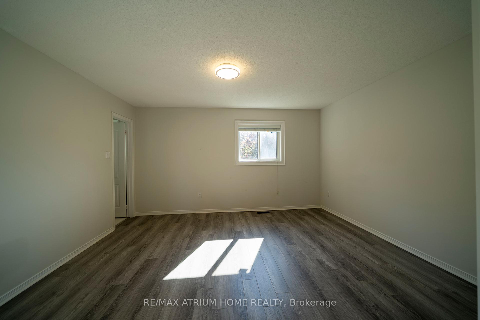 Photo 10 of 179 Elena Crescent, Vaughan, Maple — HOMEH